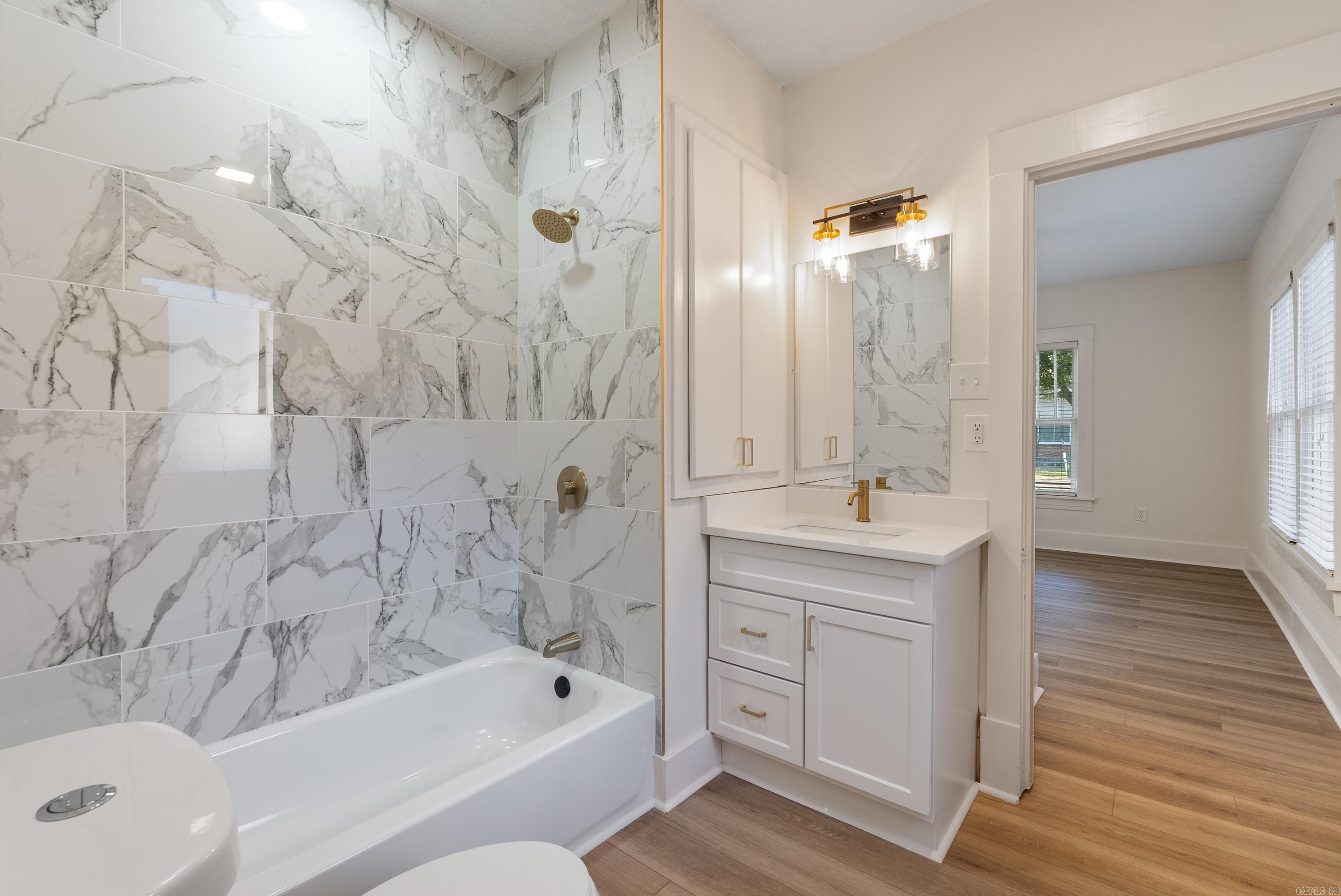 1712 Simms  Conway, AR