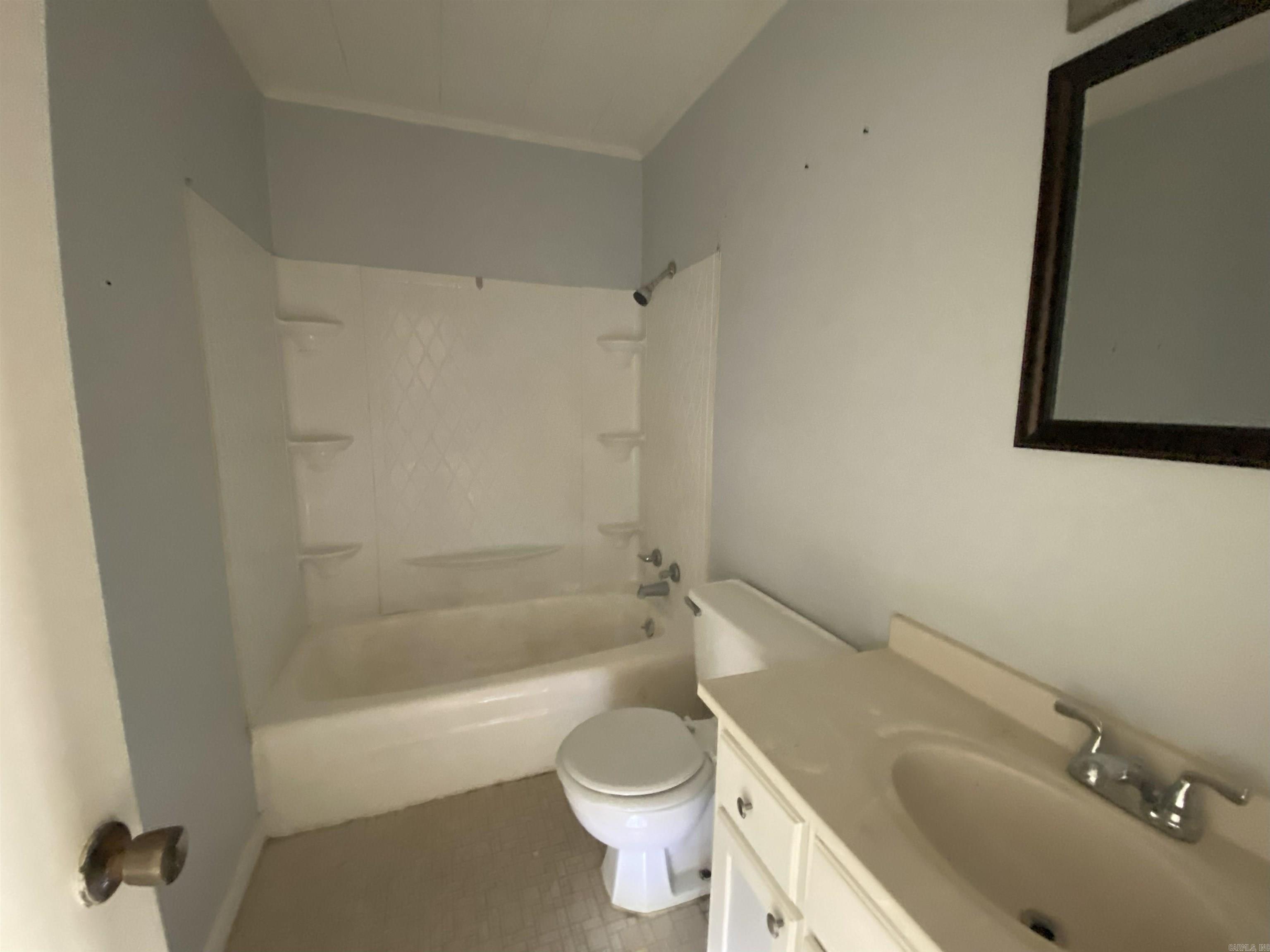 13898 E 18  Newport, AR