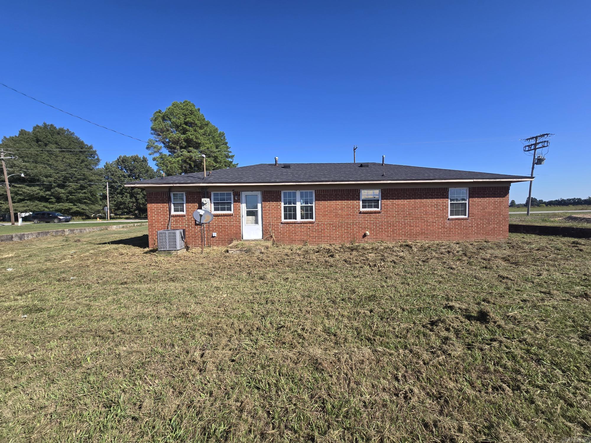 13898 E 18  Newport, AR