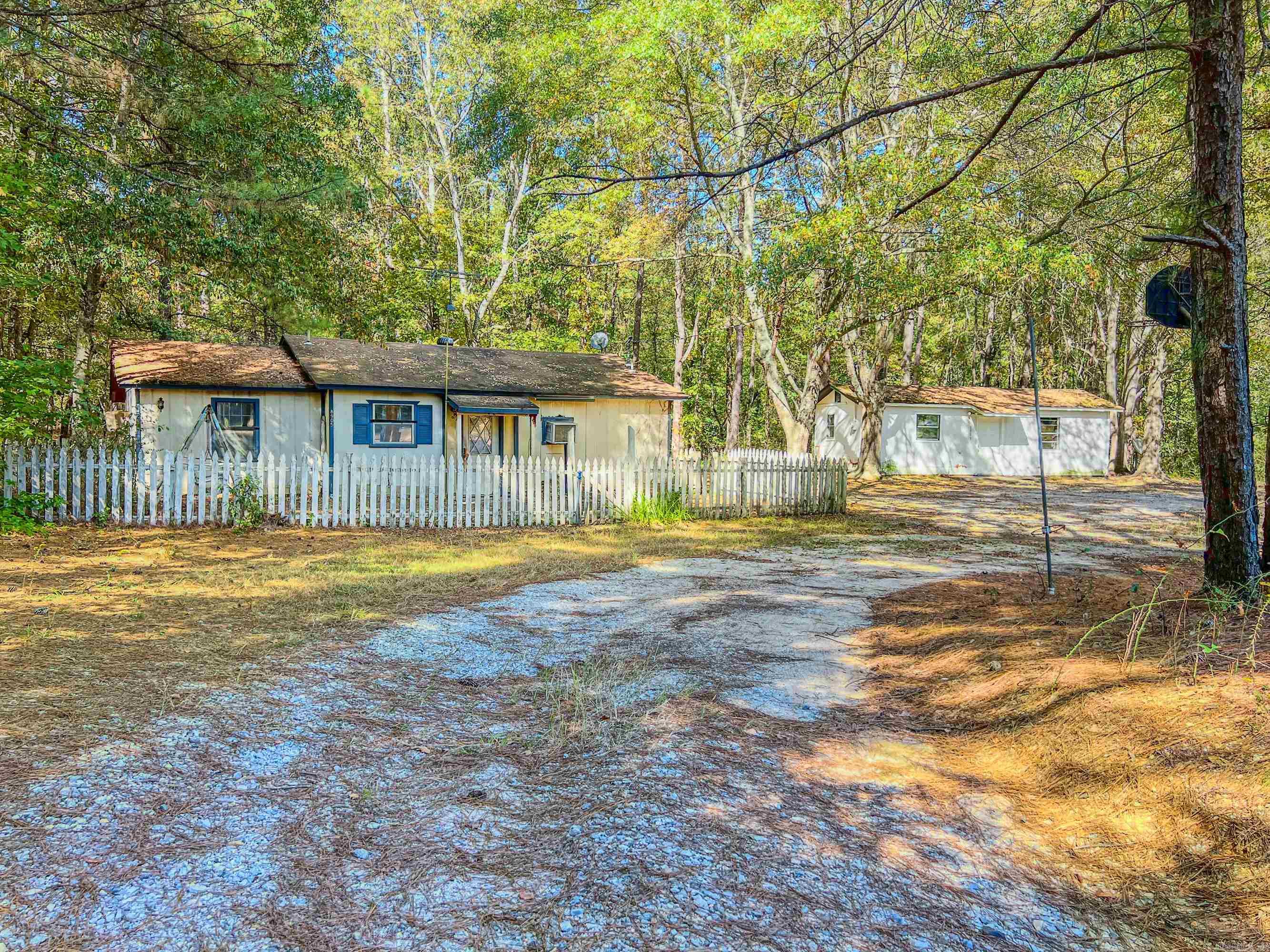 8903 & 8905 Fairplay  Benton, AR