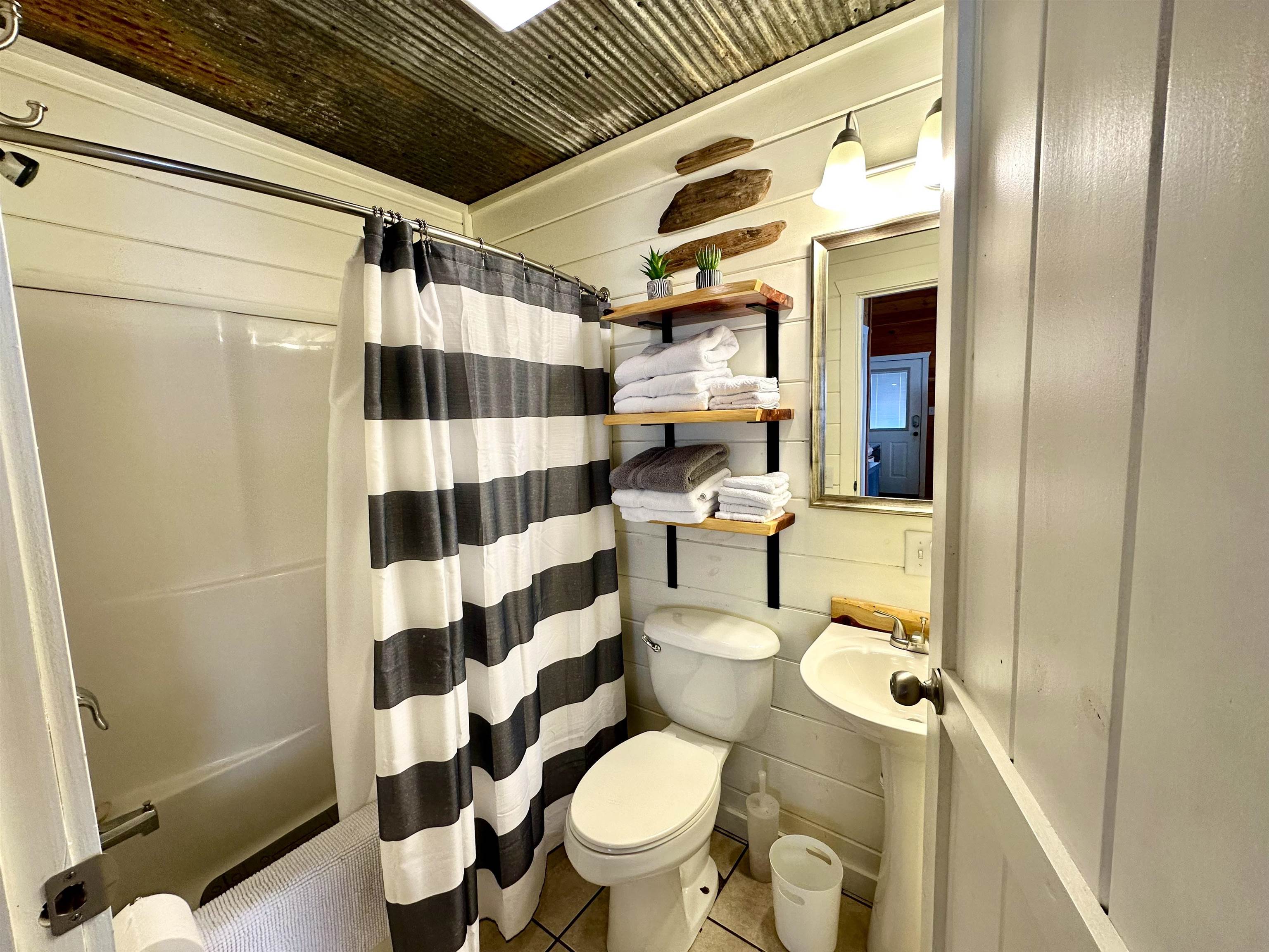 144 Hollie Lane Mountain View, AR 72556