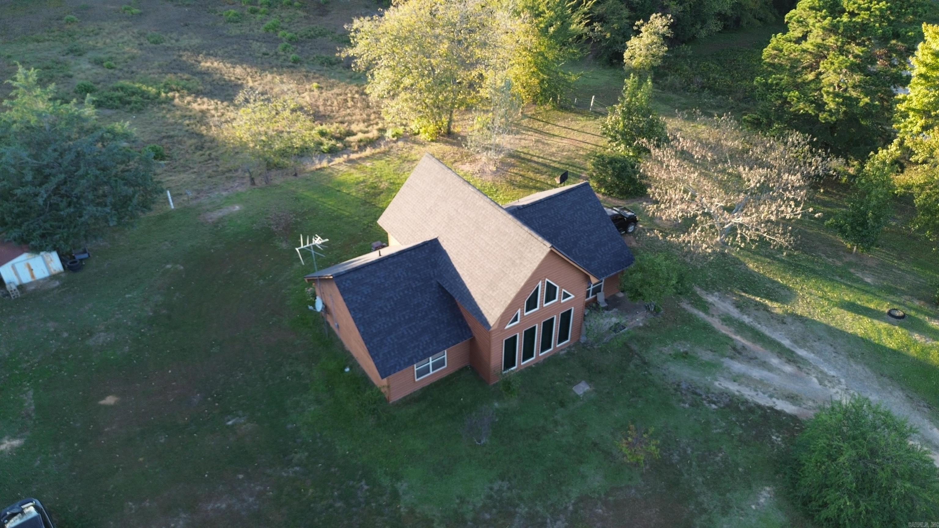 1186 COUNTY ROAD 1780  London, AR