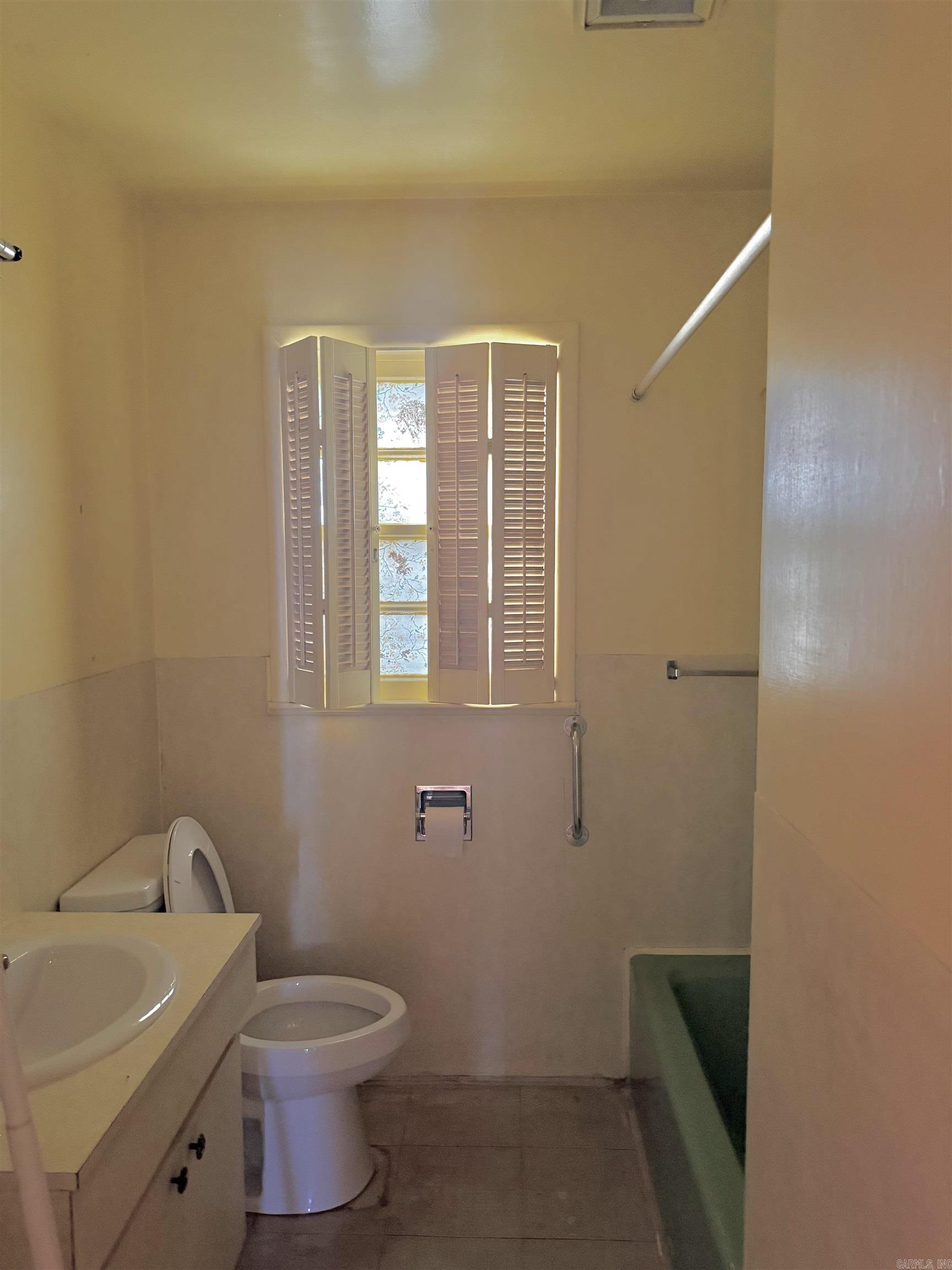 5302 A Street Little Rock, AR 72205