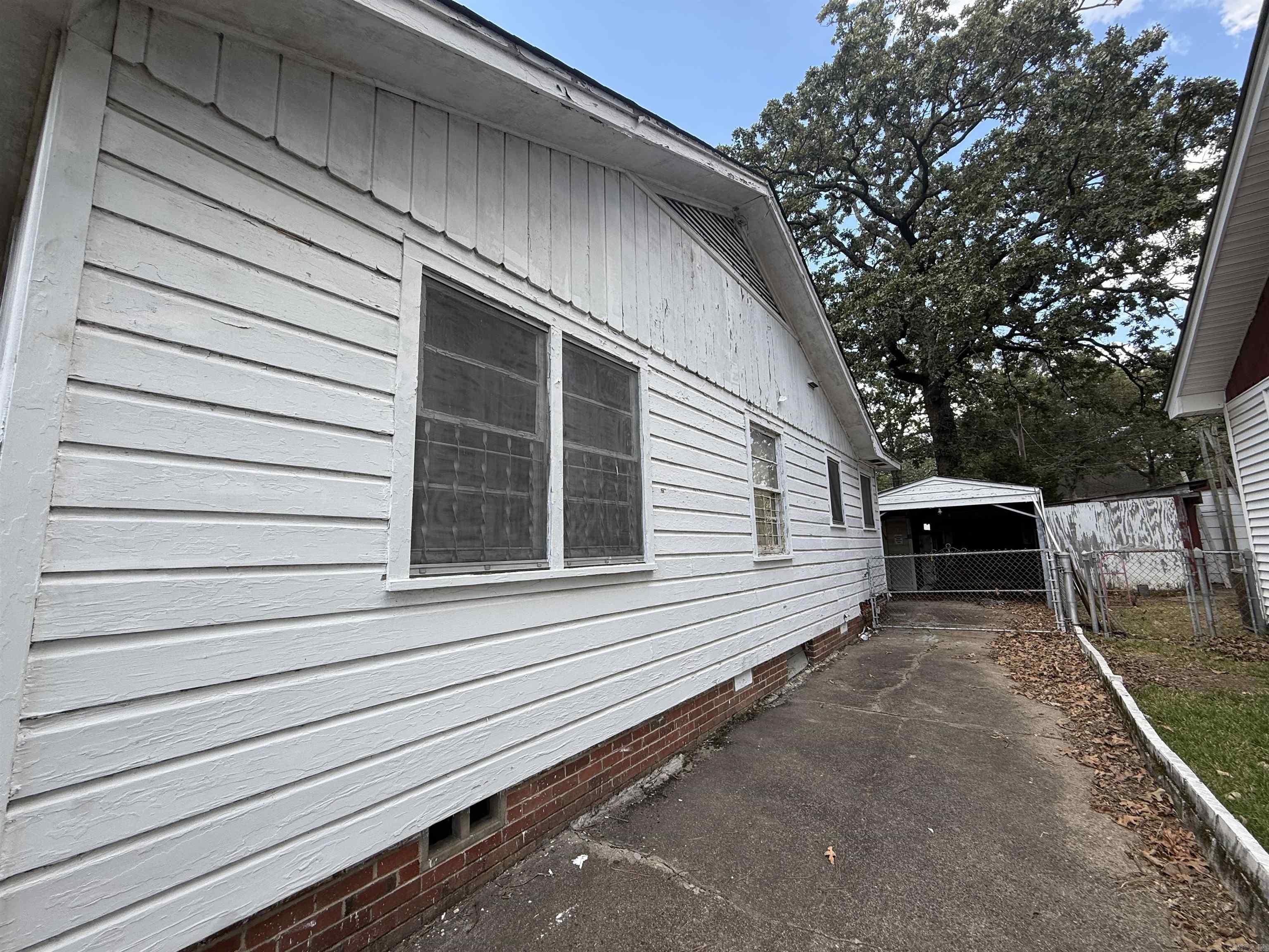 5302 A Street Little Rock, AR 72205