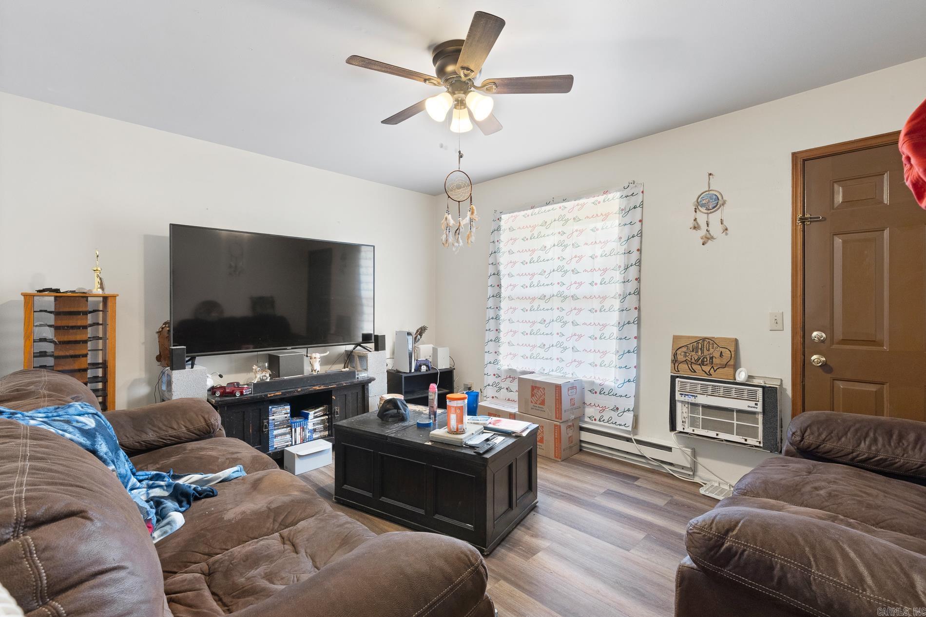 105 E Division  Yellville, AR