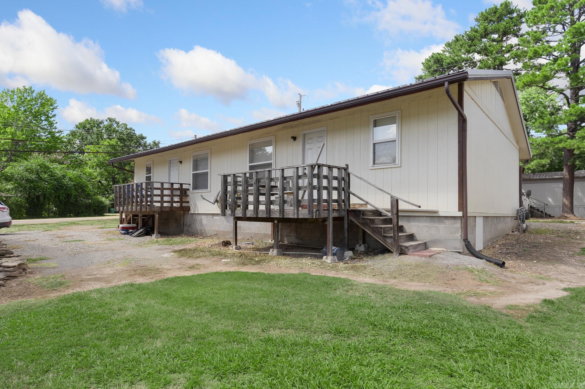 105 E Division  Yellville, AR