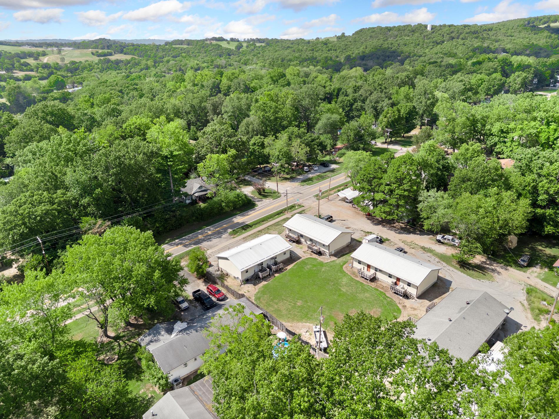 105 E Division  Yellville, AR