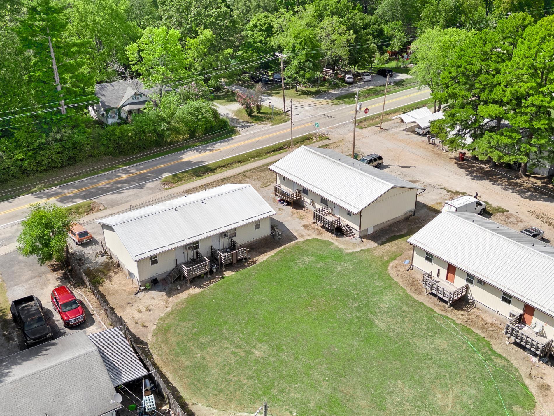 105 E Division  Yellville, AR