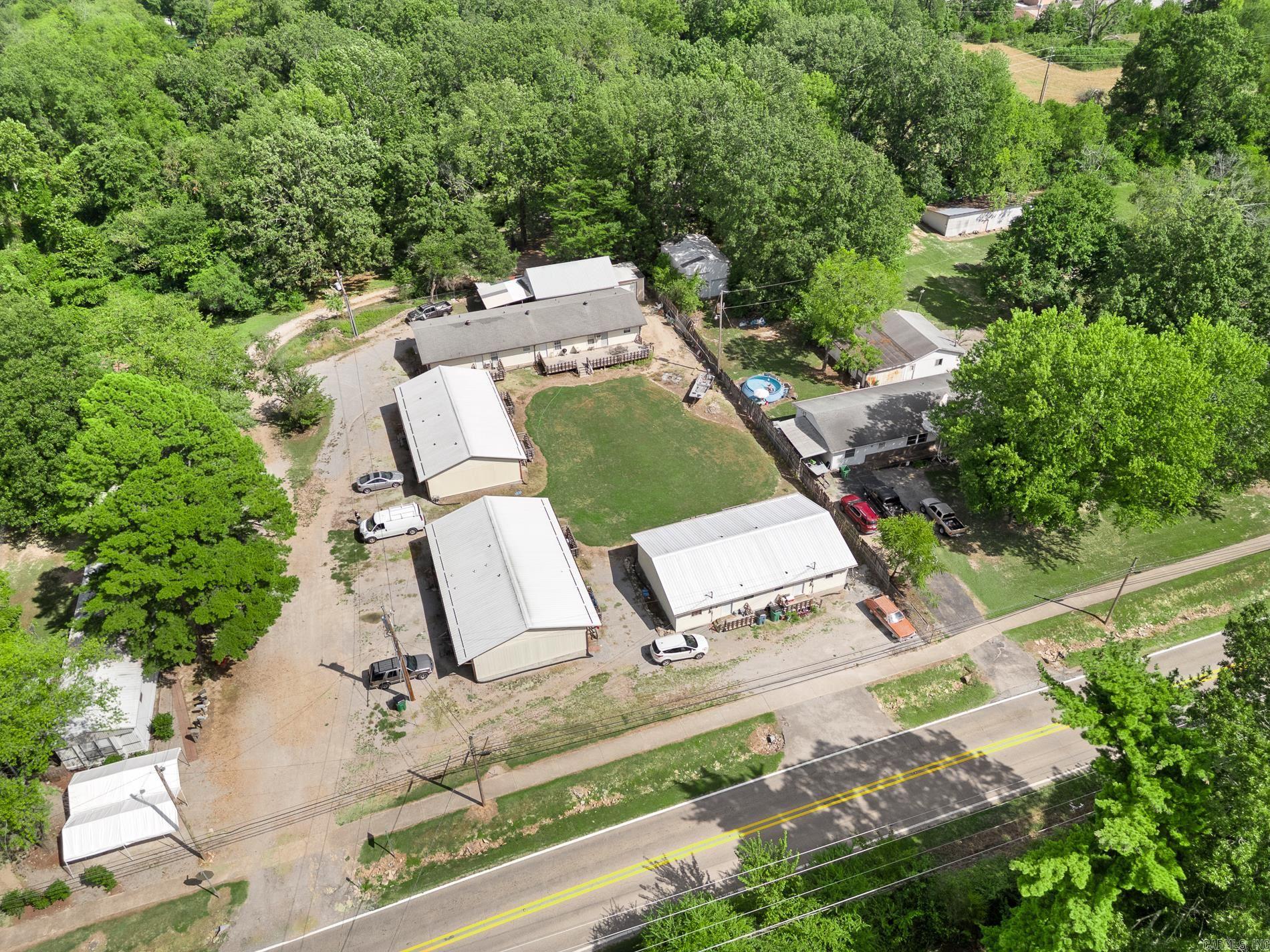 105 E Division  Yellville, AR