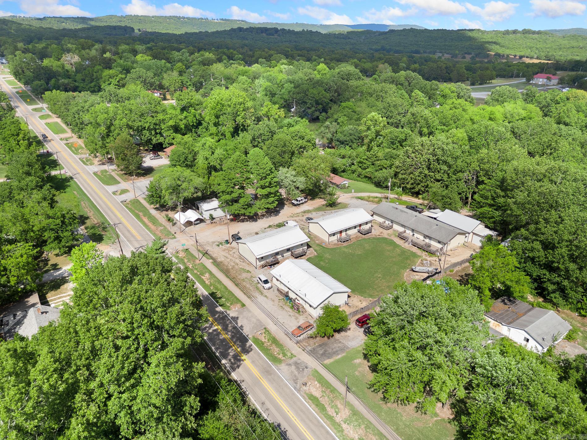 105 E Division  Yellville, AR