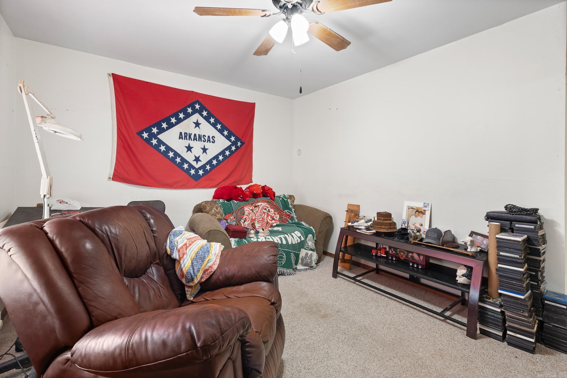 105 E Division  Yellville, AR