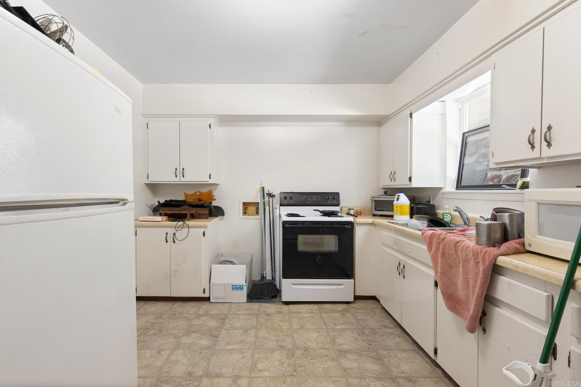 105 E Division  Yellville, AR