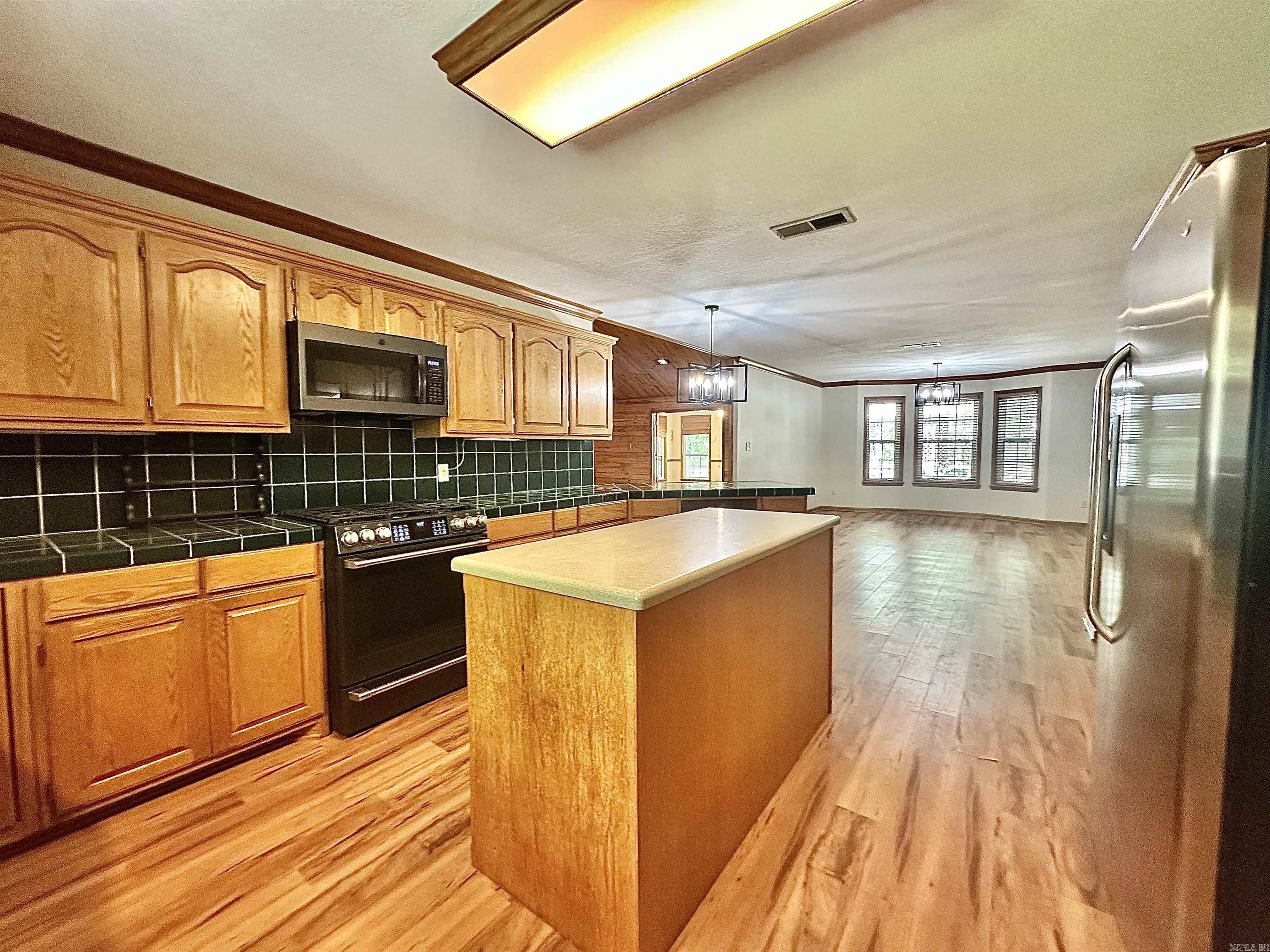 2404 N Arch  Sheridan, AR