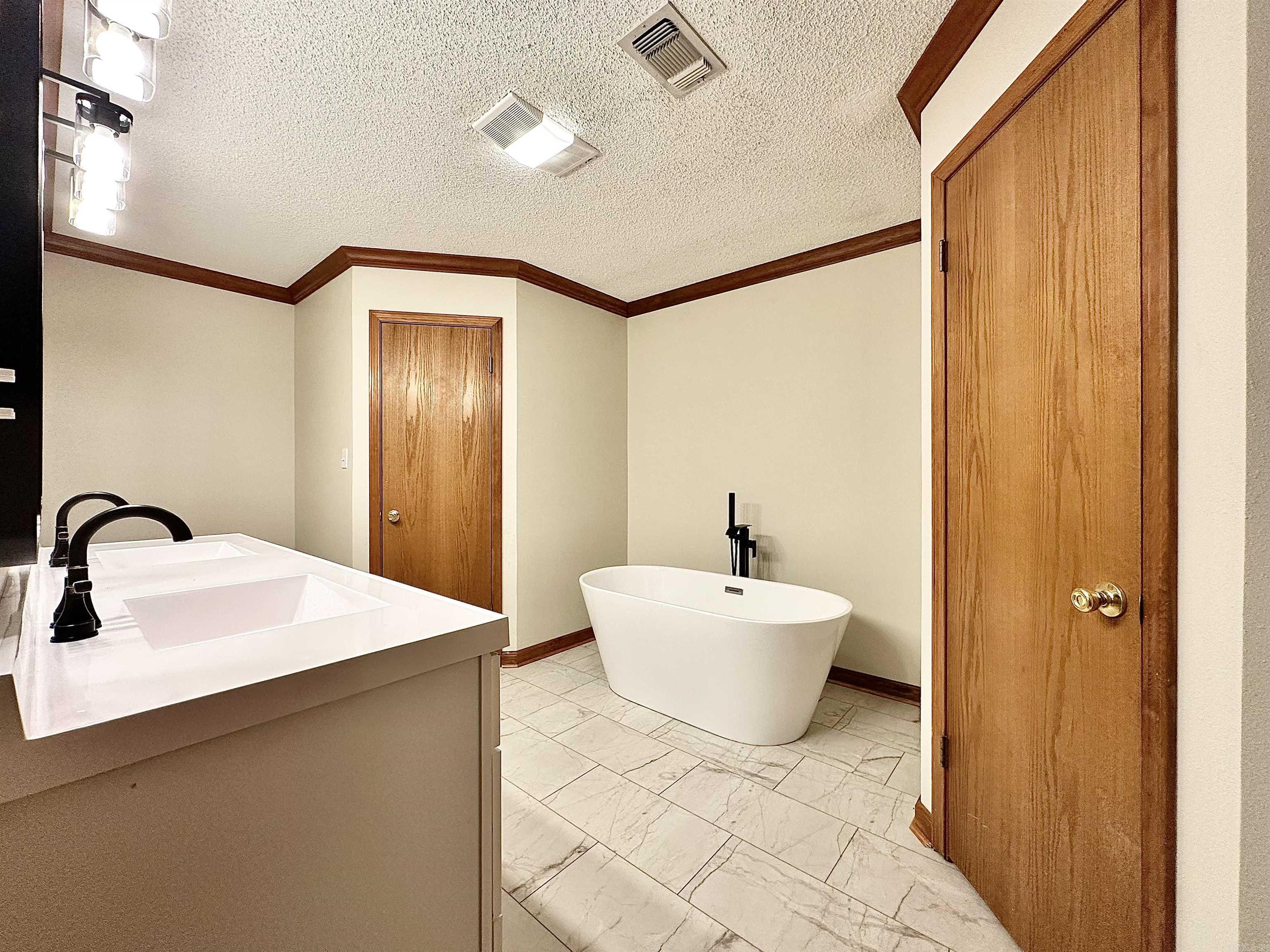 2404 N Arch  Sheridan, AR