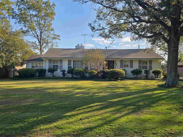 605  Julianne  Lepanto, AR