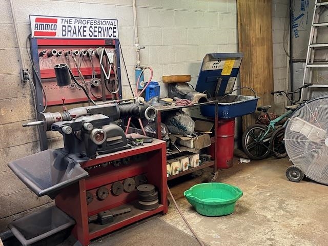 2260 W Main  Mountain View, AR