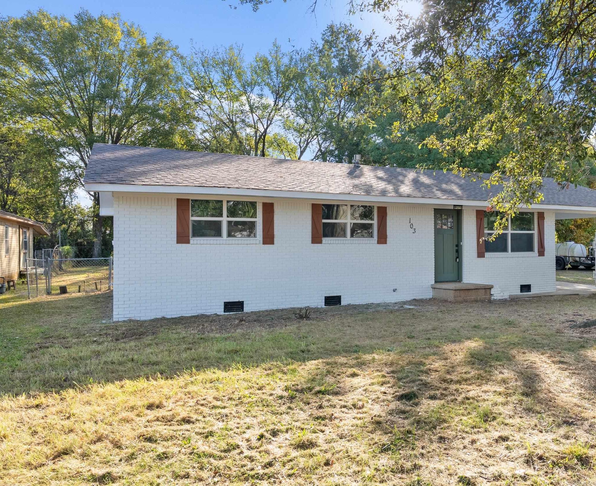 103 Maple  McCrory, AR