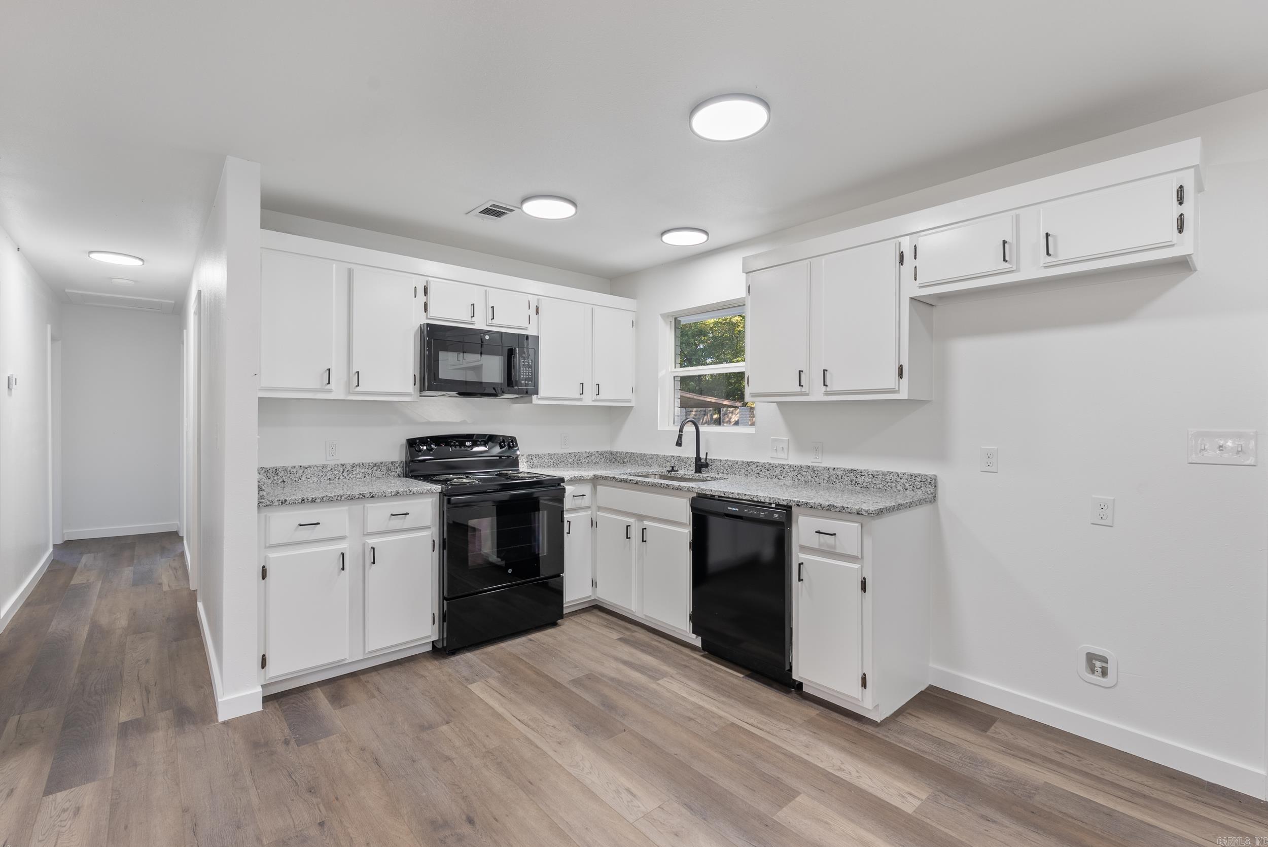 103 Maple  McCrory, AR