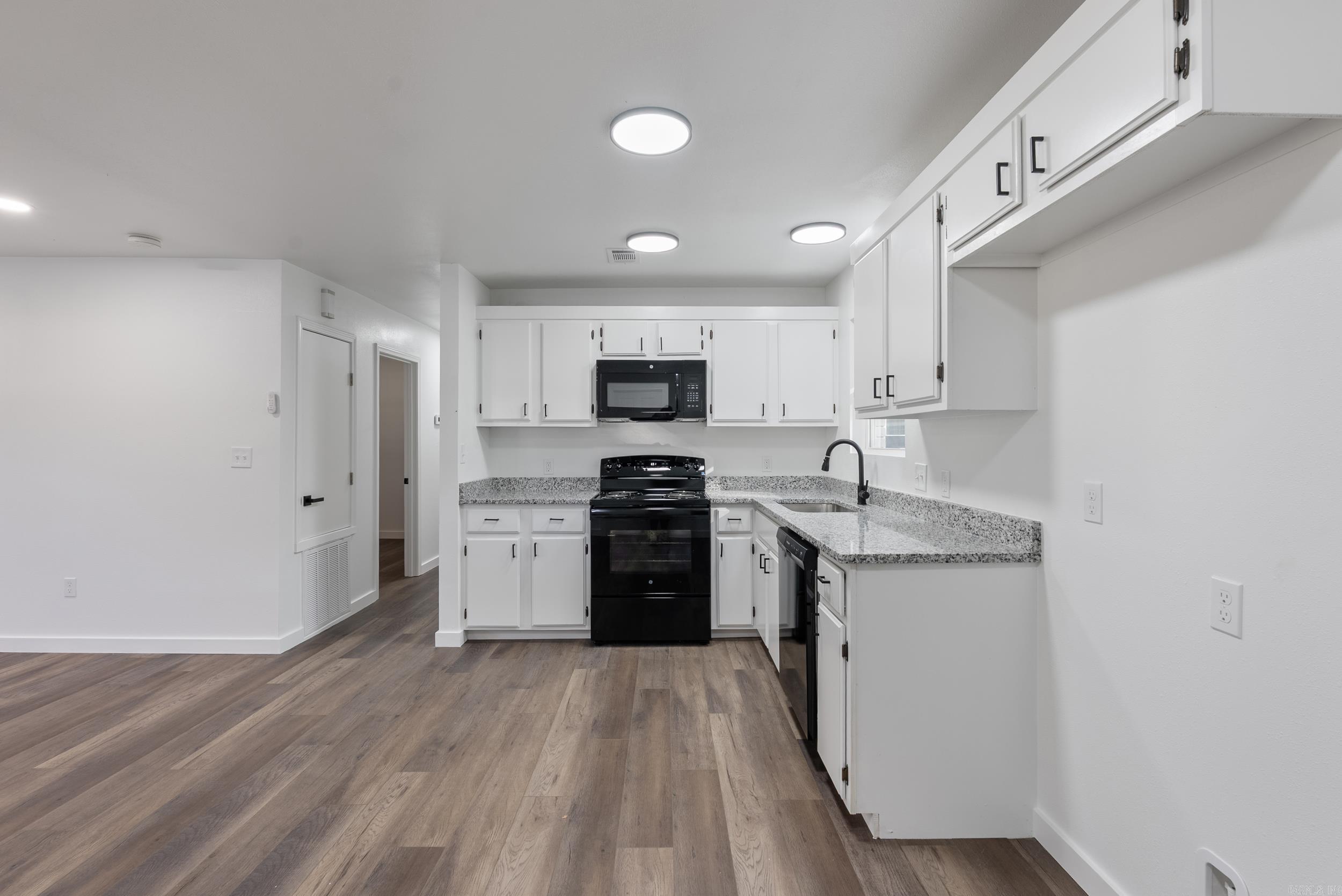 103 Maple  McCrory, AR