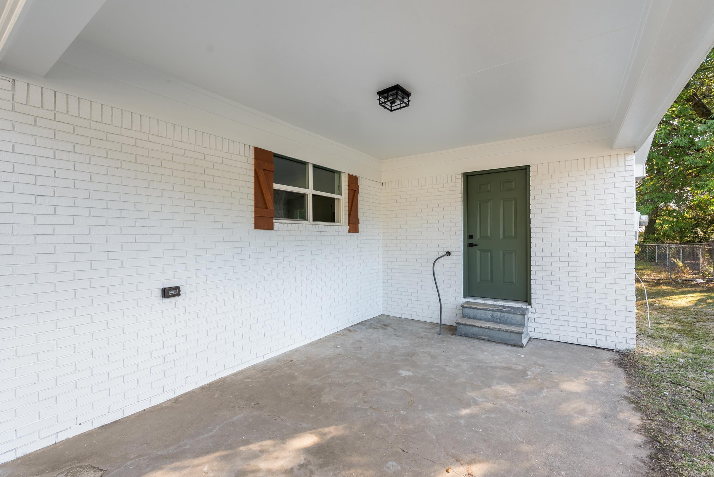 103 Maple  McCrory, AR