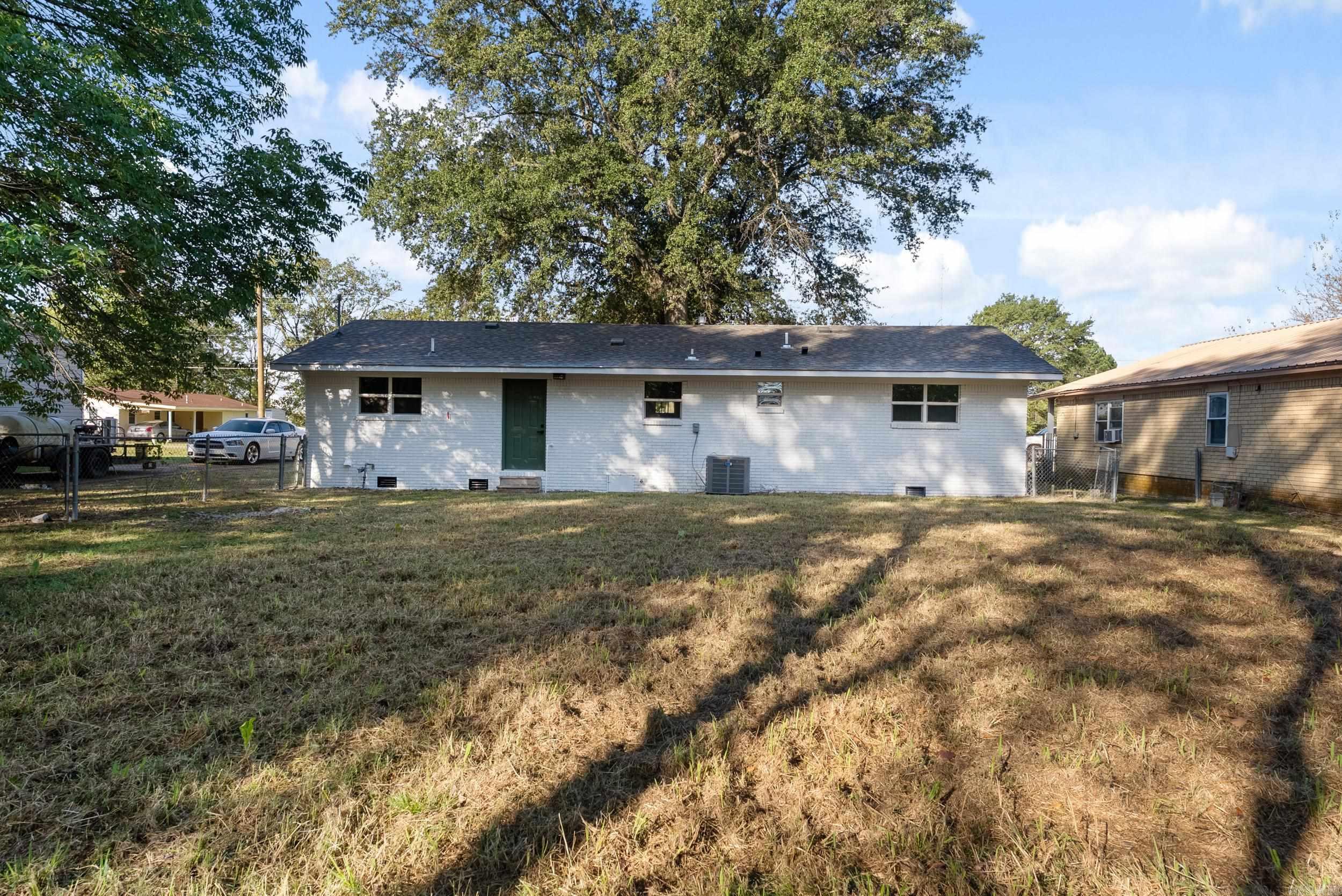 103 Maple  McCrory, AR