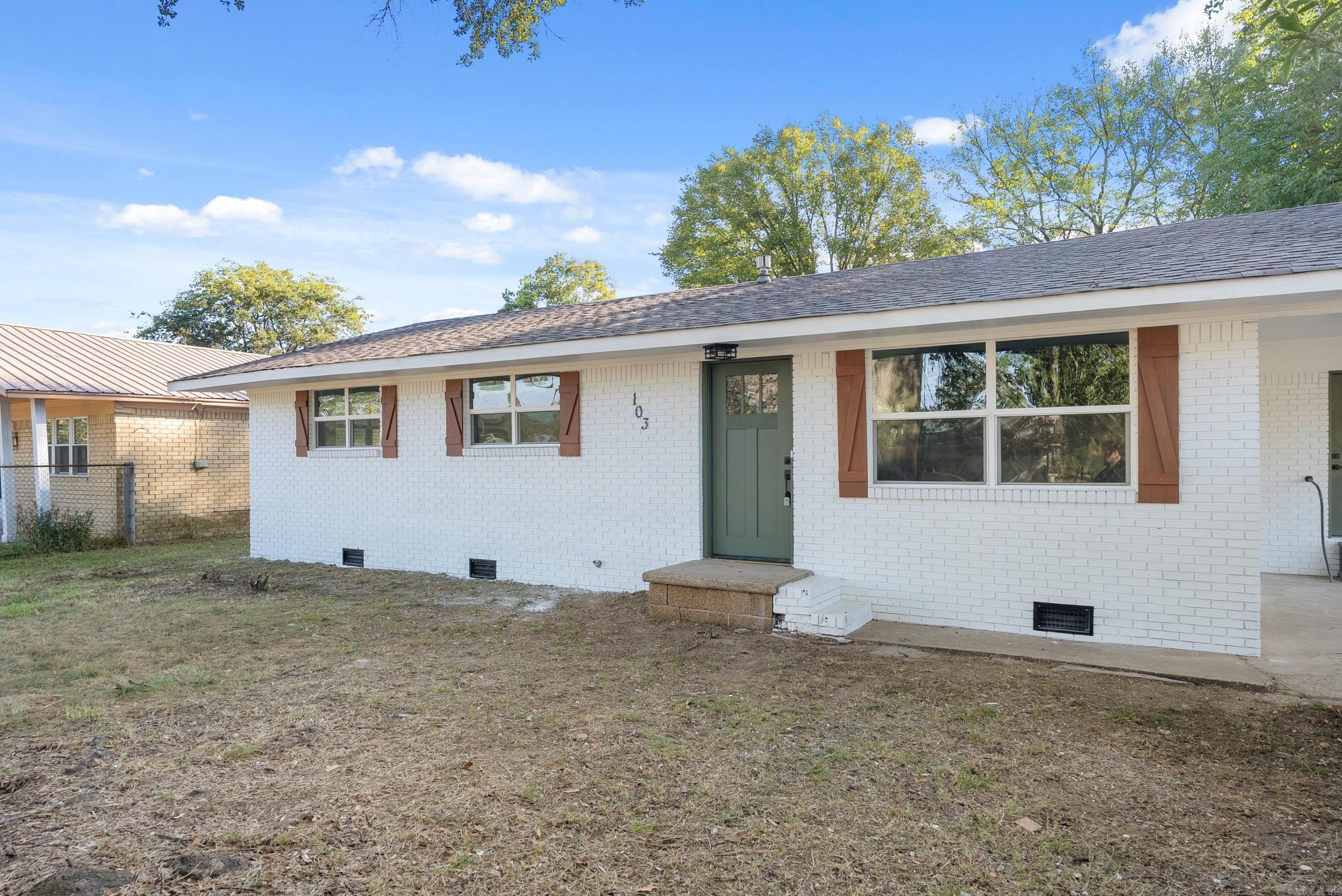 103 Maple  McCrory, AR