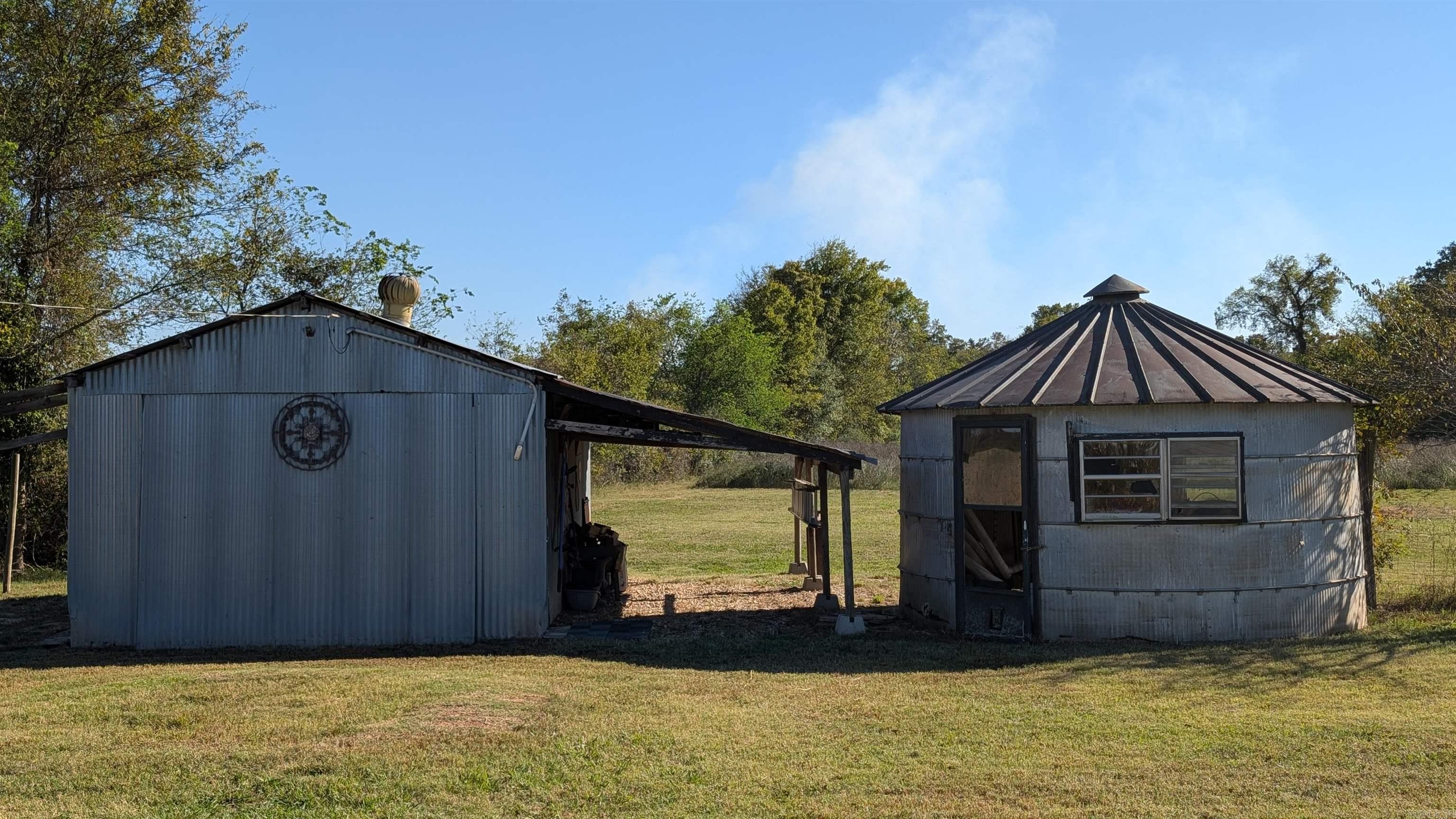 1001 Tamo River Rd  Grady, AR