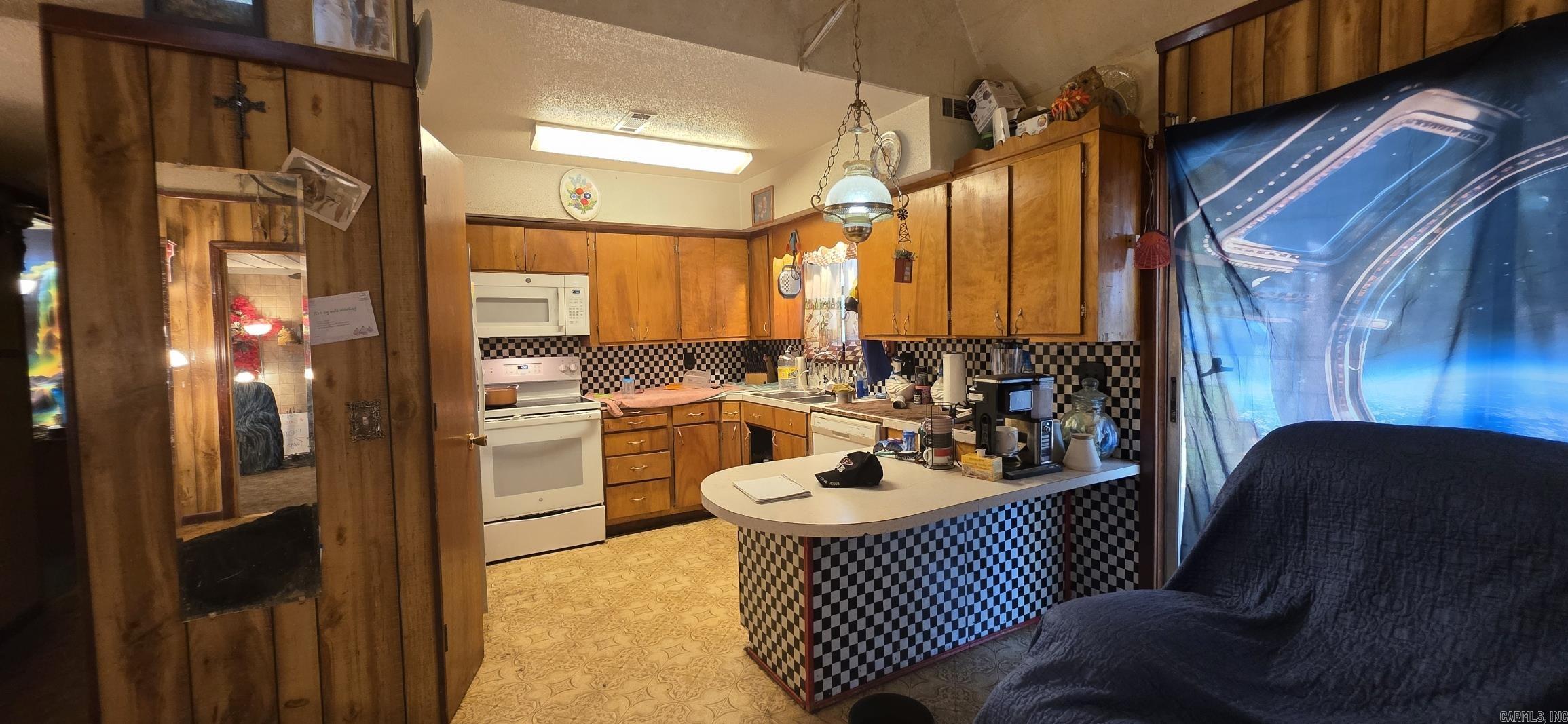 4060 Highway  63 Mammoth Spring, AR 72554