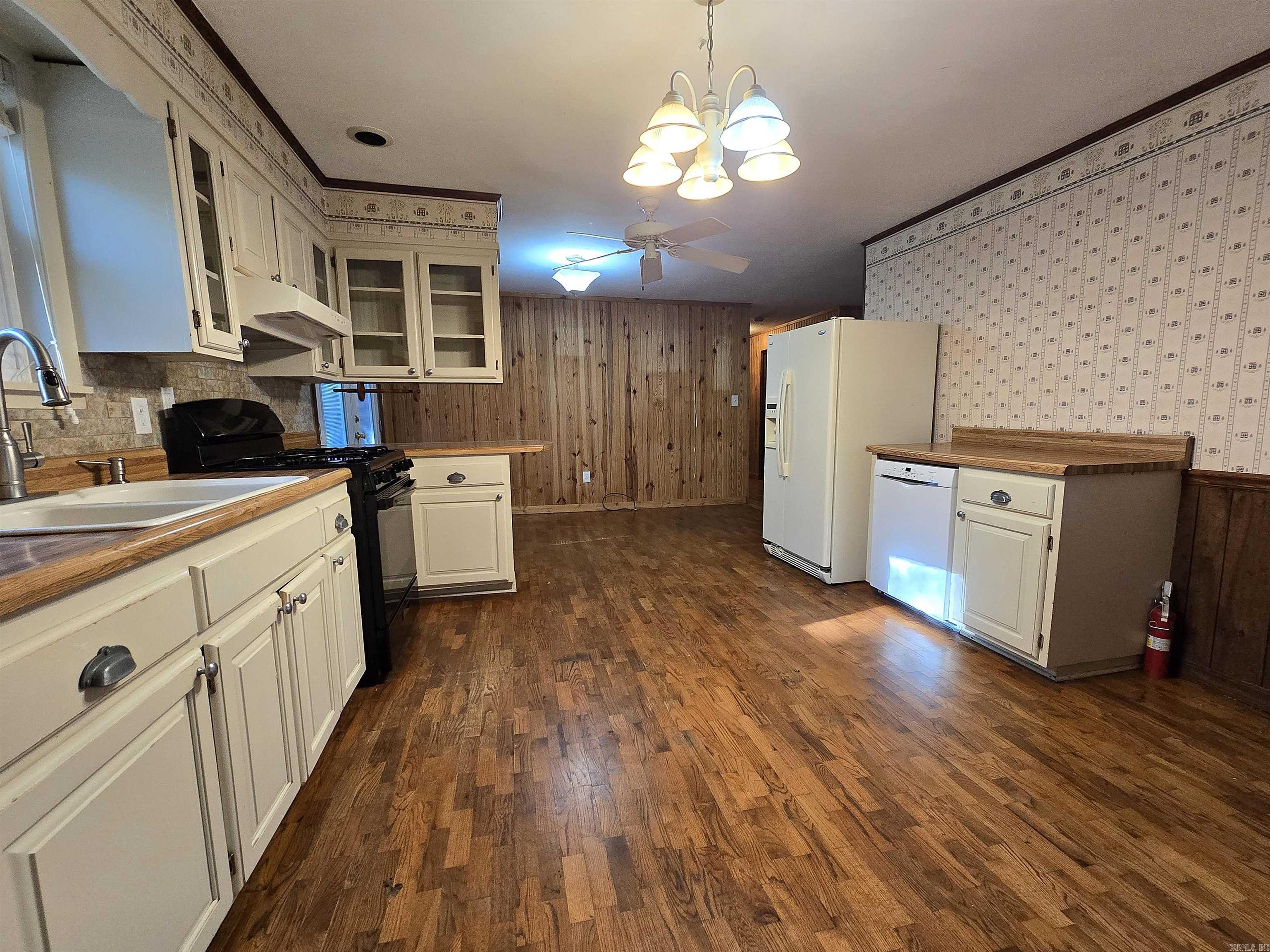 208 Violet Street Batesville, AR 72501