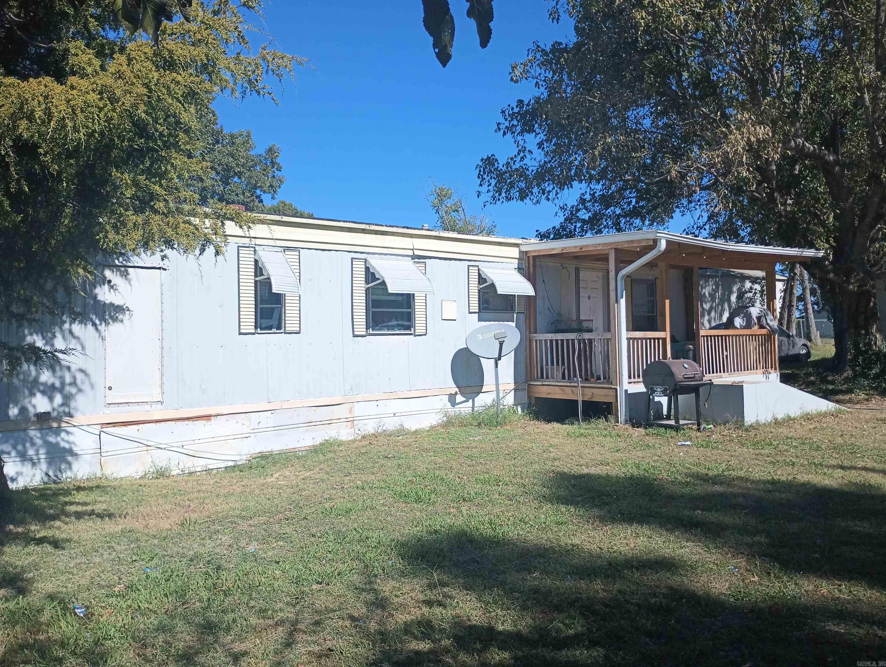 302 W MAIN Street