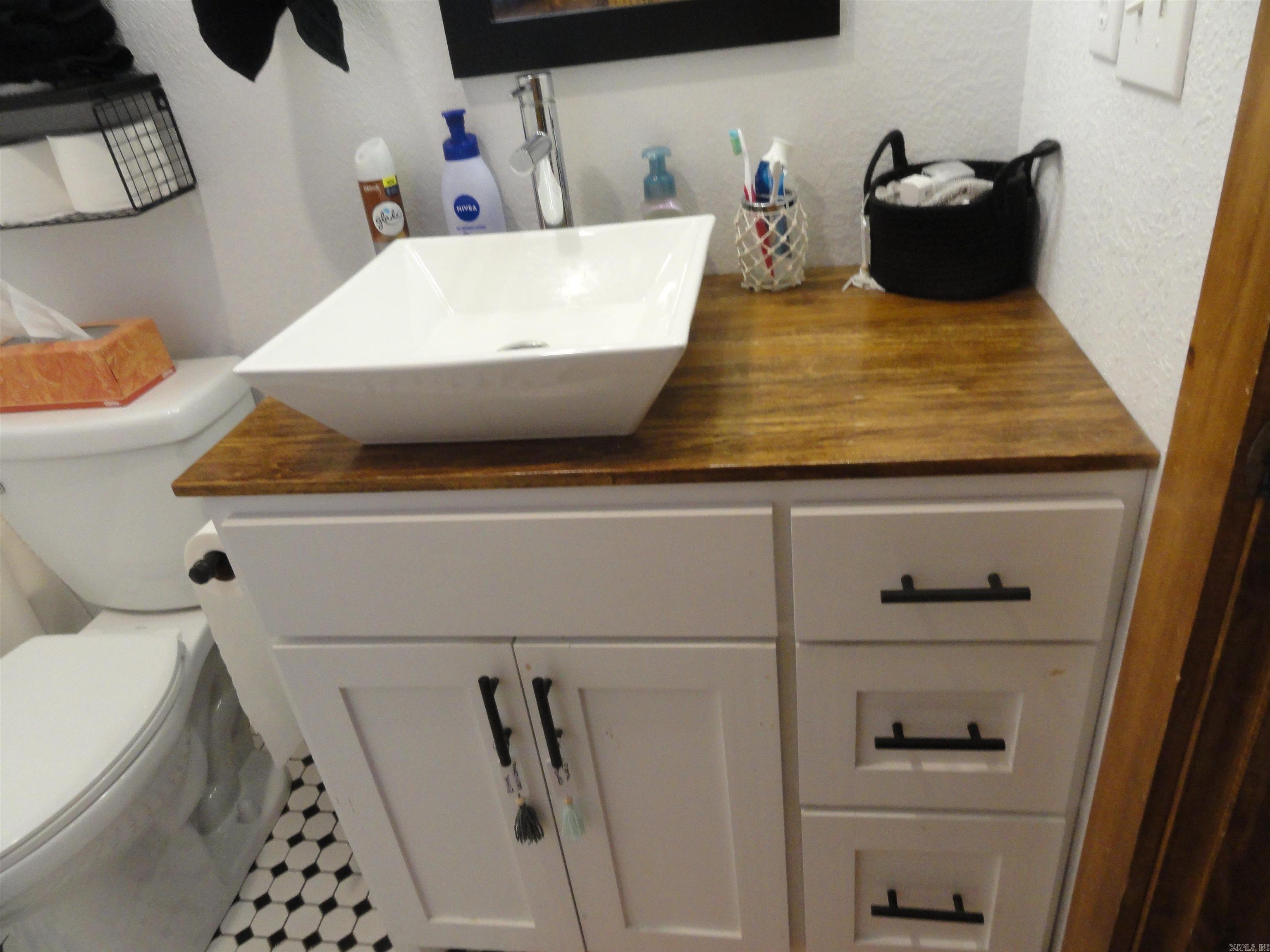 104 Kenzo  Saint Joe, AR