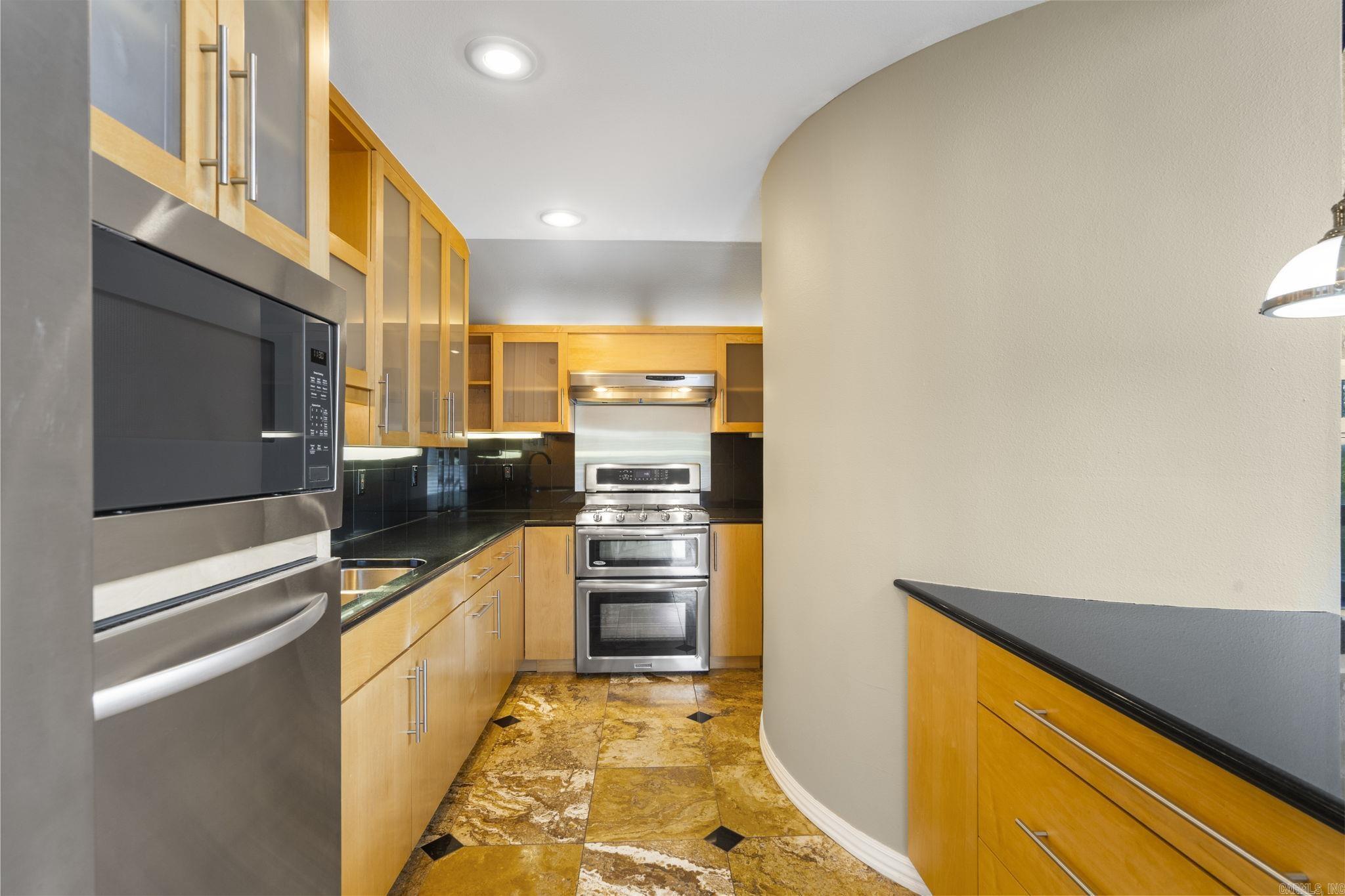 1140 E Lakefront Drive  Fayetteville, AR