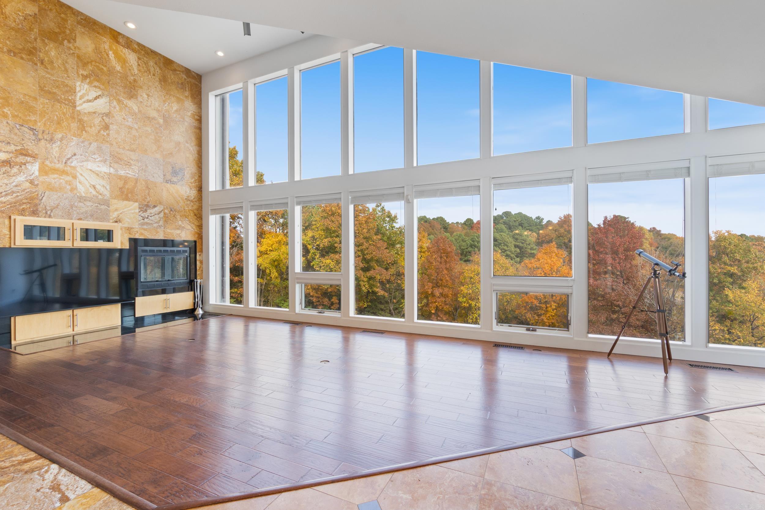 1140 E Lakefront Drive  Fayetteville, AR