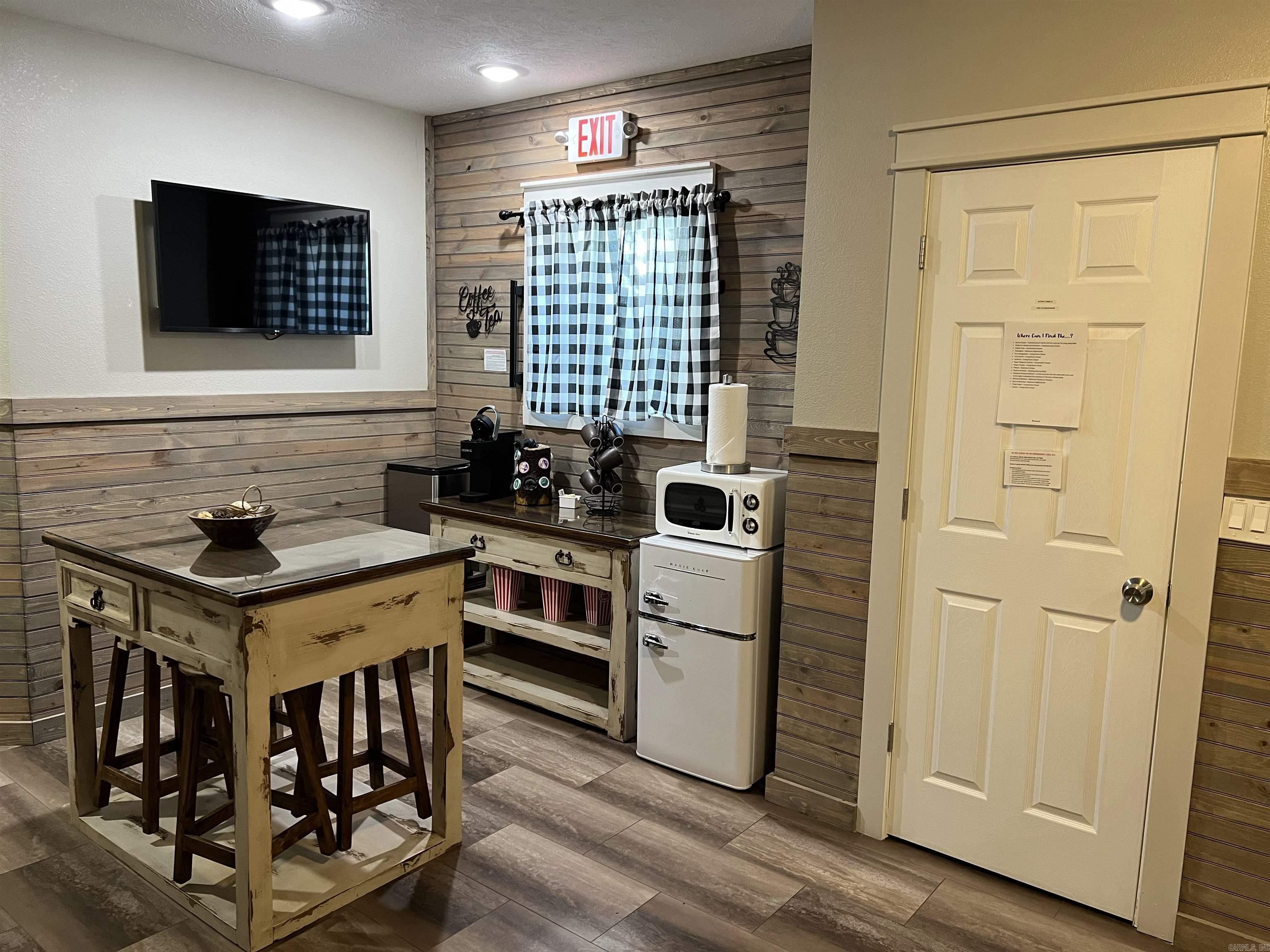 296 NC 2864  Marble Falls, AR