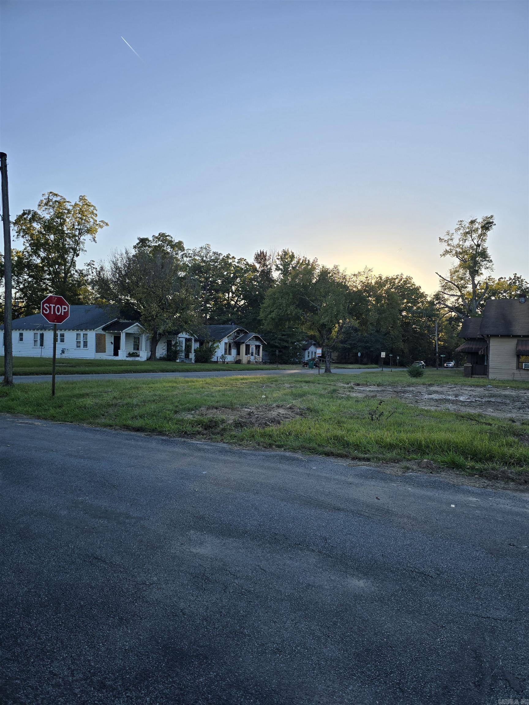 1401 W 16th  Pine Bluff, AR