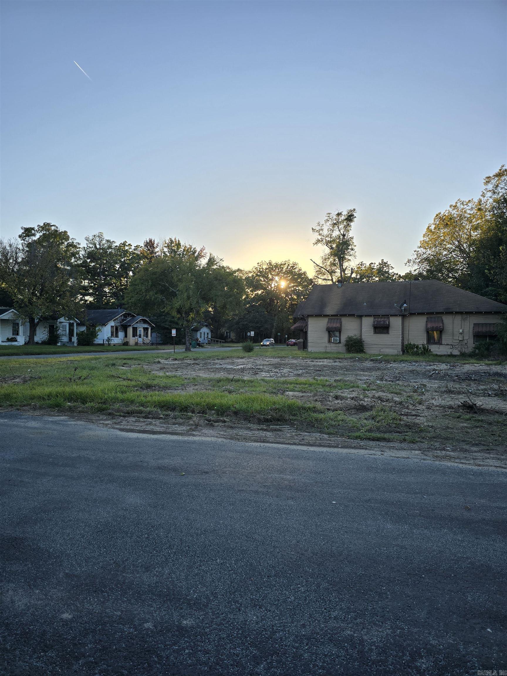 1401 W 16th  Pine Bluff, AR