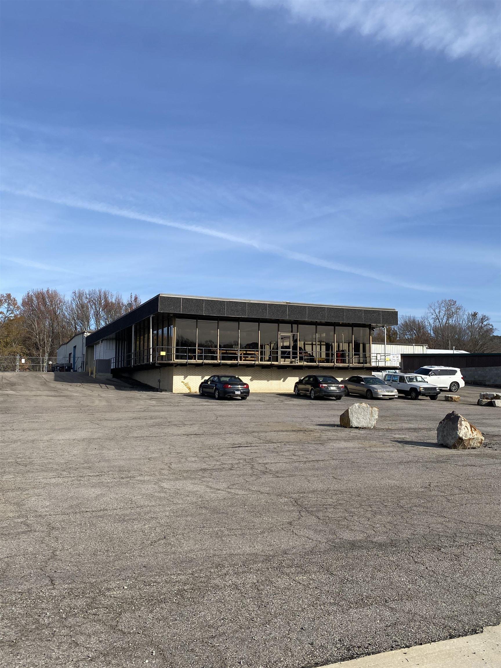 1215 E Broadway  Morrilton, AR