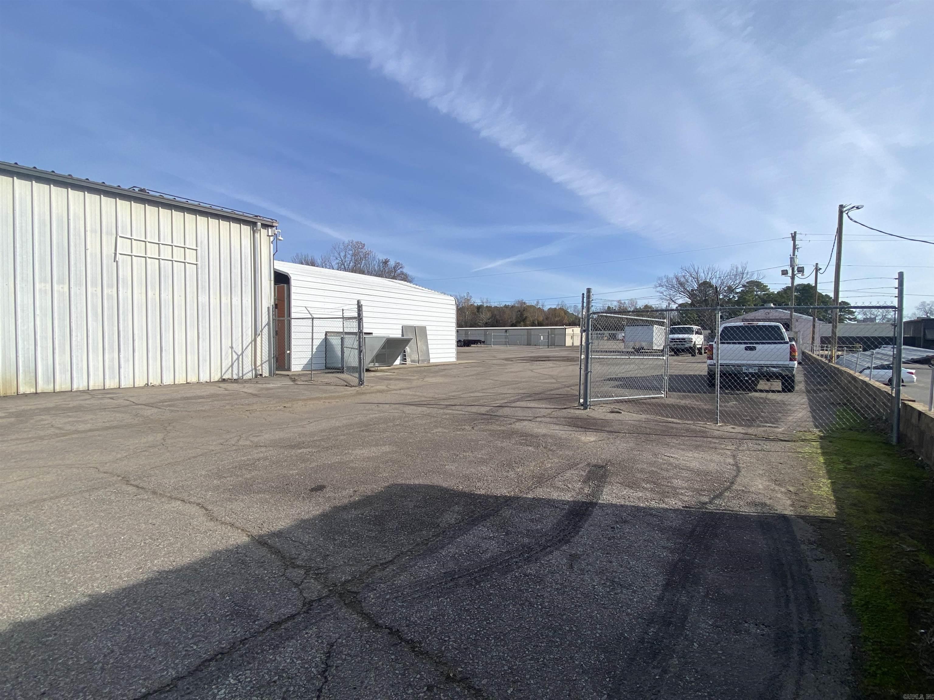 1215 E Broadway  Morrilton, AR