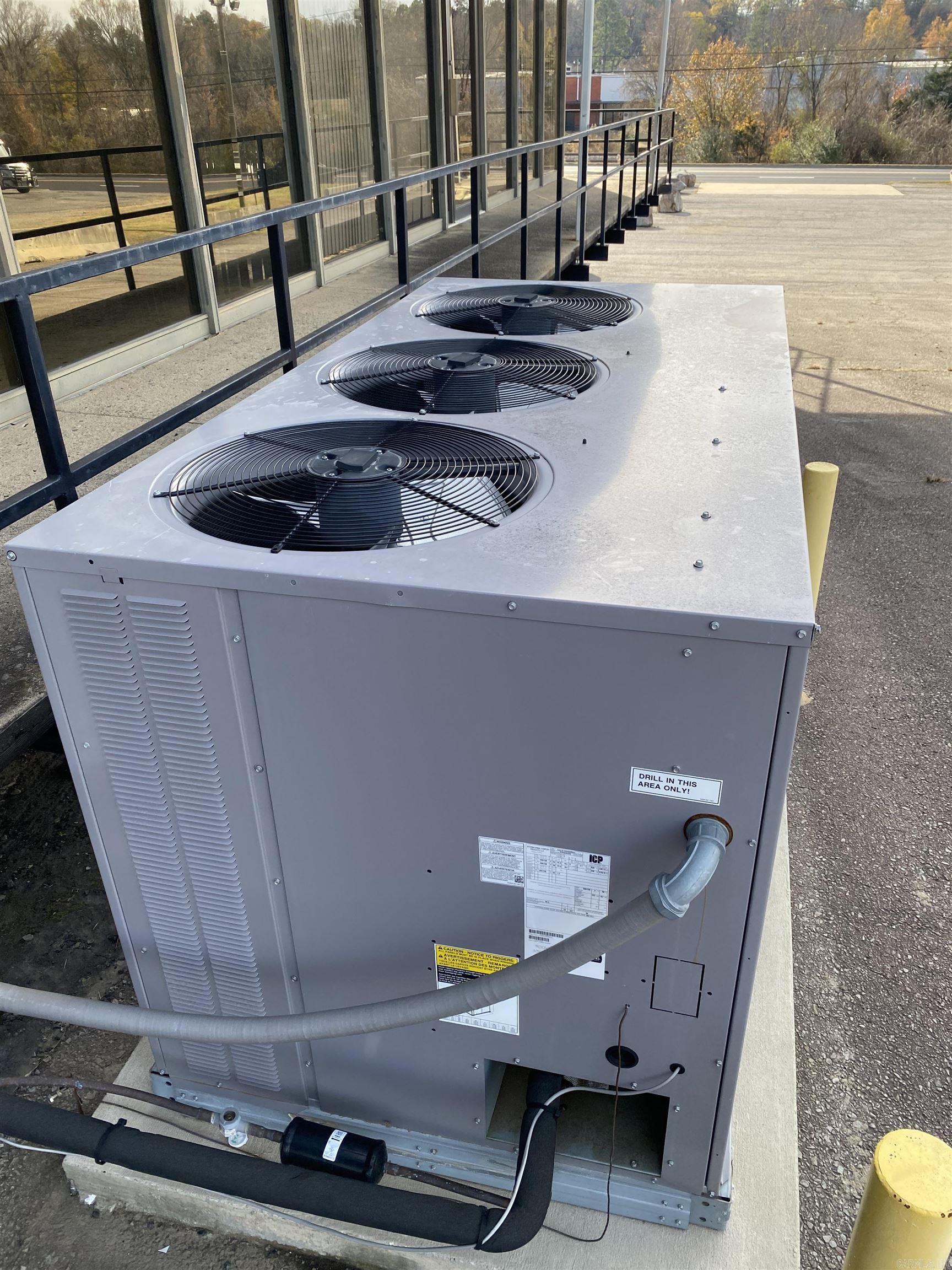 1215 E Broadway  Morrilton, AR