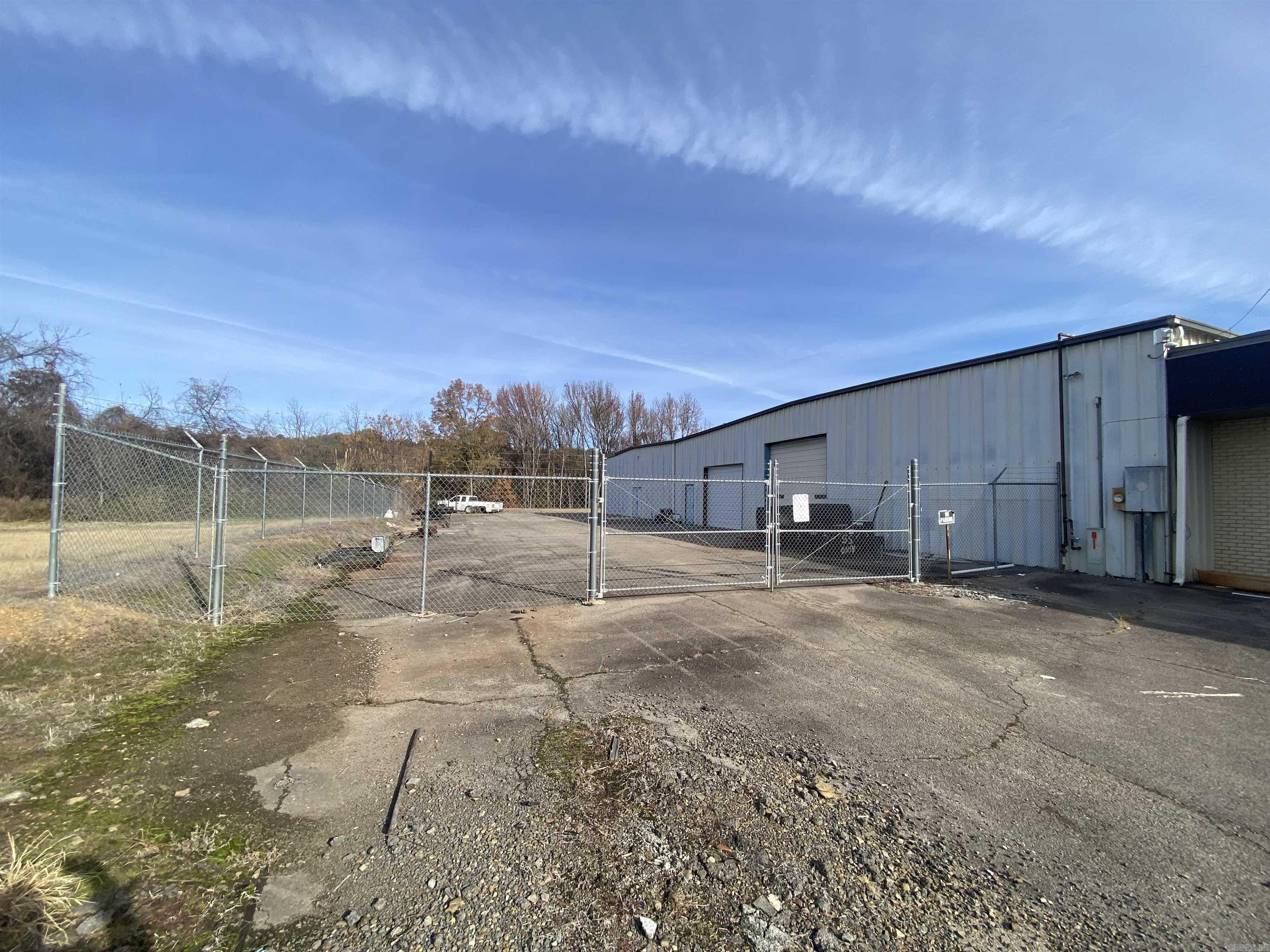 1215 E Broadway  Morrilton, AR