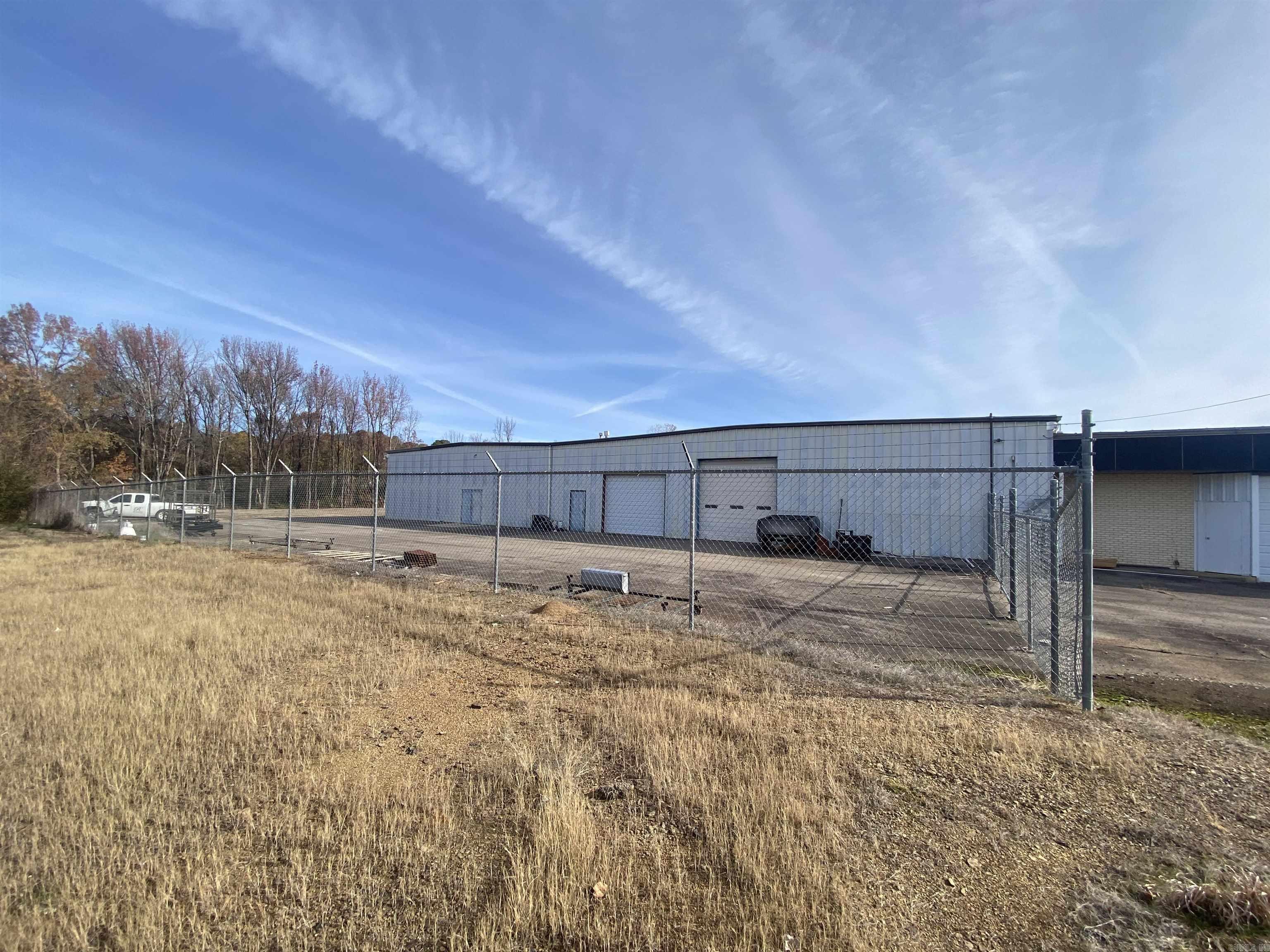 1215 E Broadway  Morrilton, AR