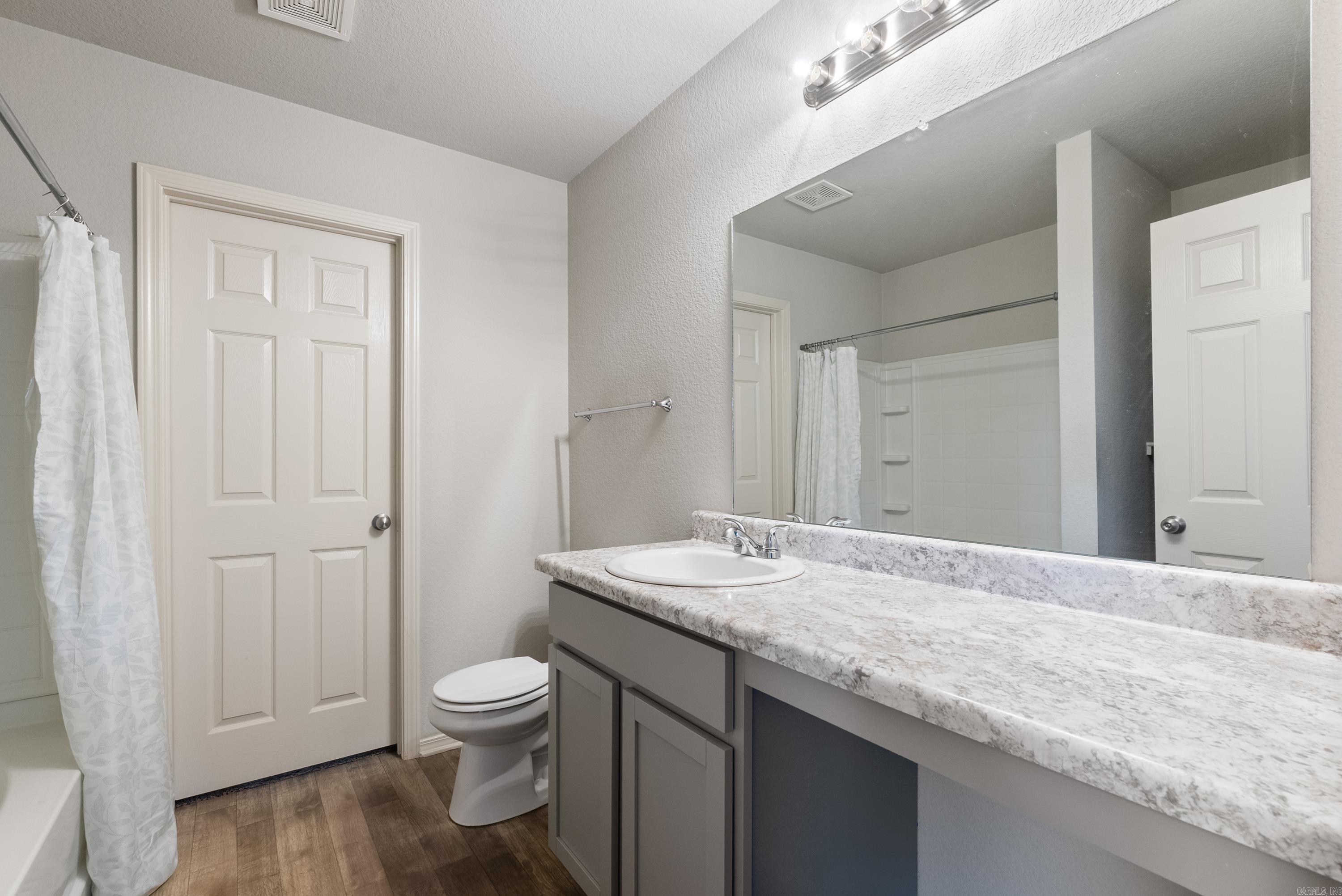 7009 Woodsgate Cove Alexander, AR 72002