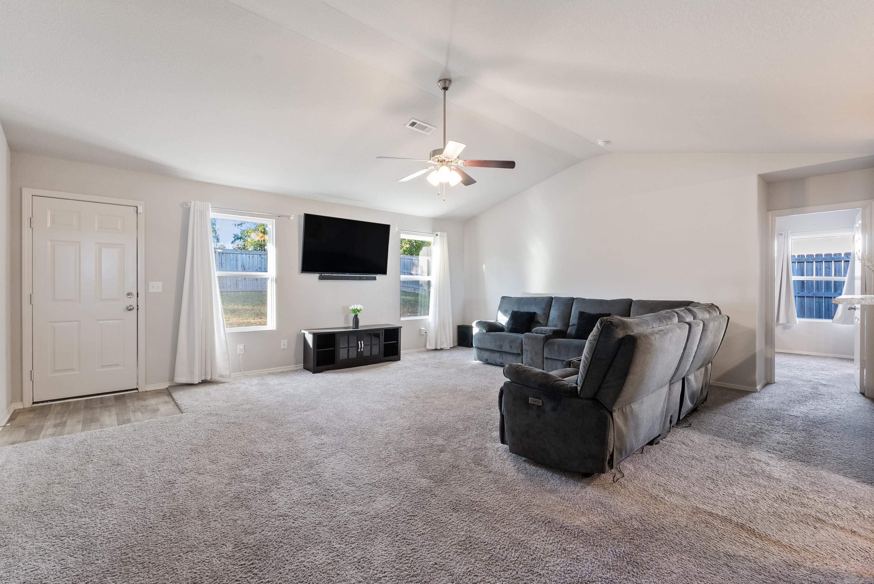 7009 Woodsgate Cove Alexander, AR 72002