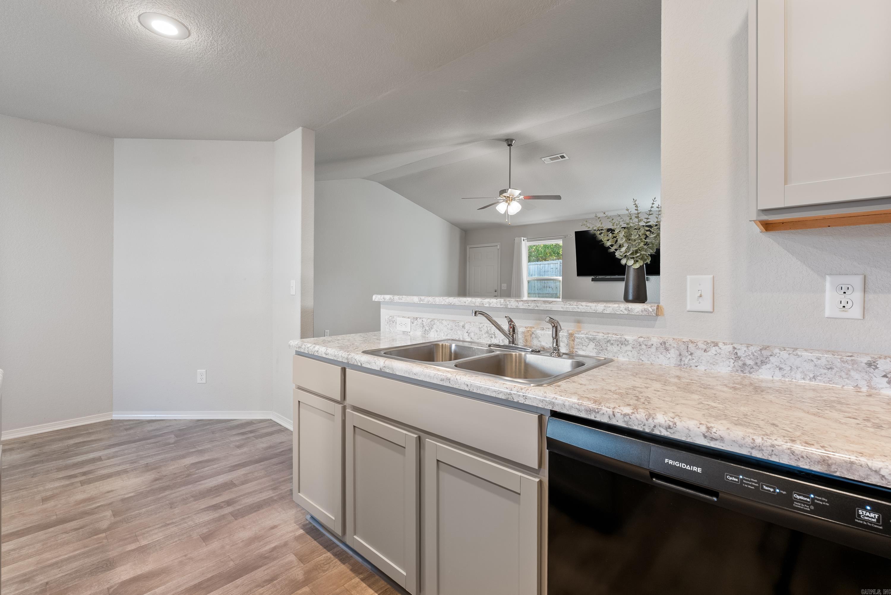 7009 Woodsgate Cove Alexander, AR 72002