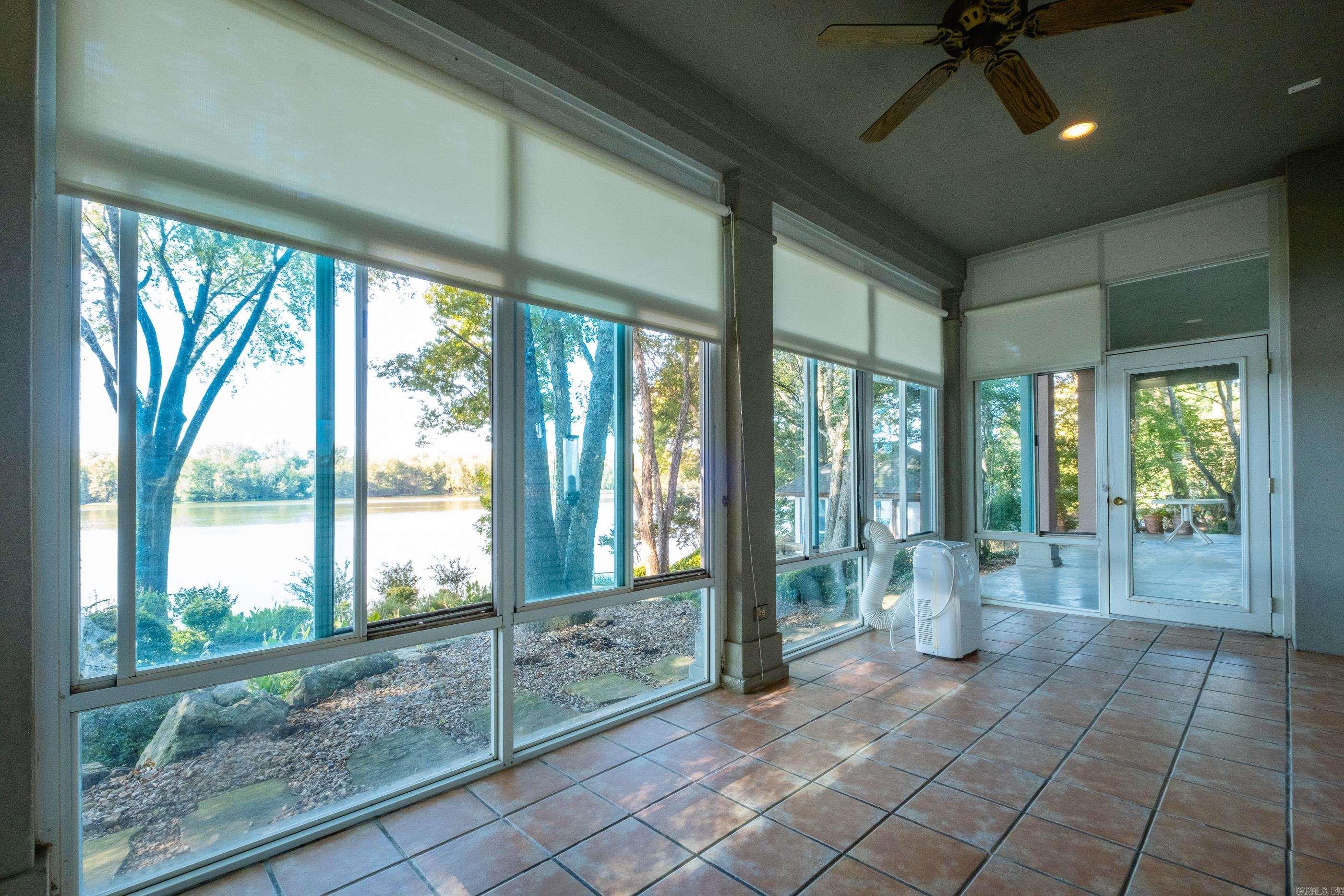 32 Riverwood Cove  Maumelle, AR