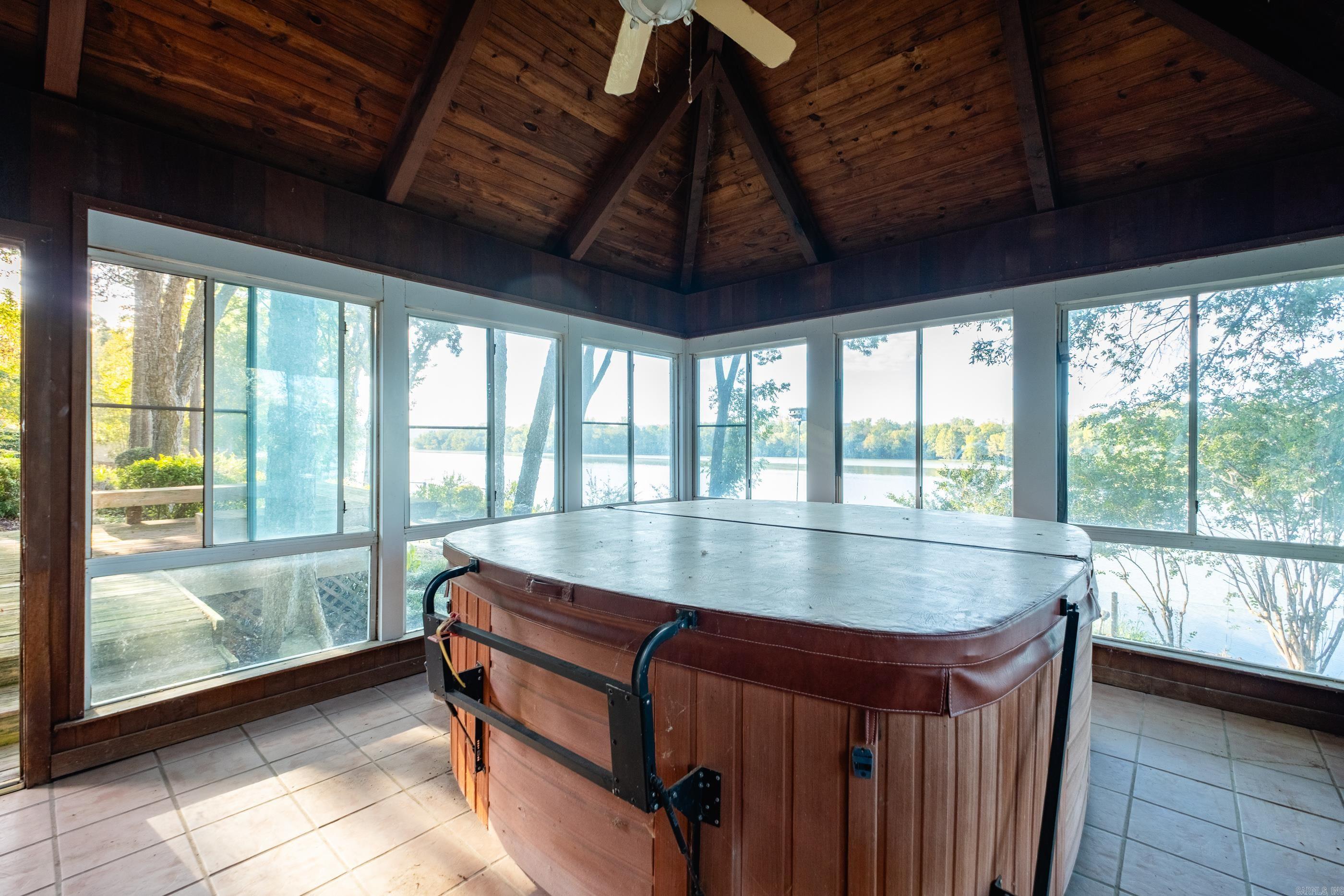 32 Riverwood Cove  Maumelle, AR