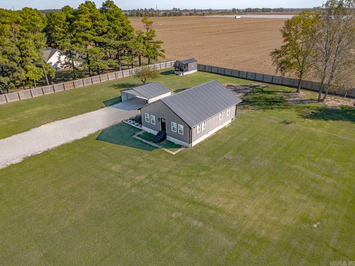 3948 N County Road 17  Leachville, AR