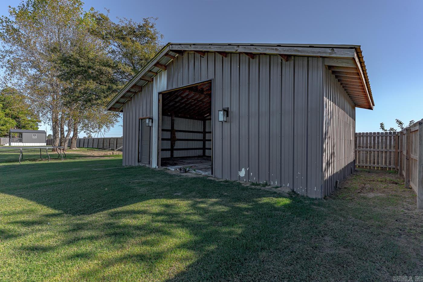 3948 N County Road 17  Leachville, AR