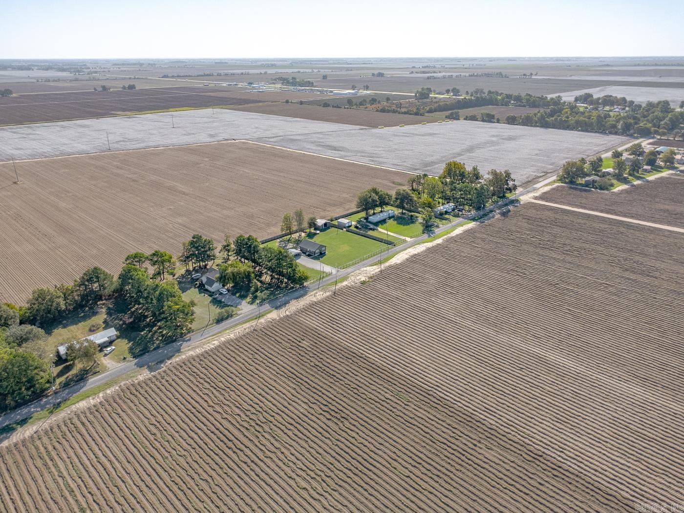 3948 N County Road 17  Leachville, AR