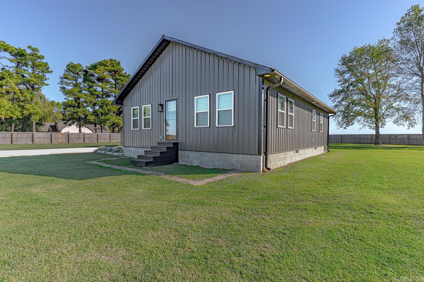 3948 N County Road 17  Leachville, AR